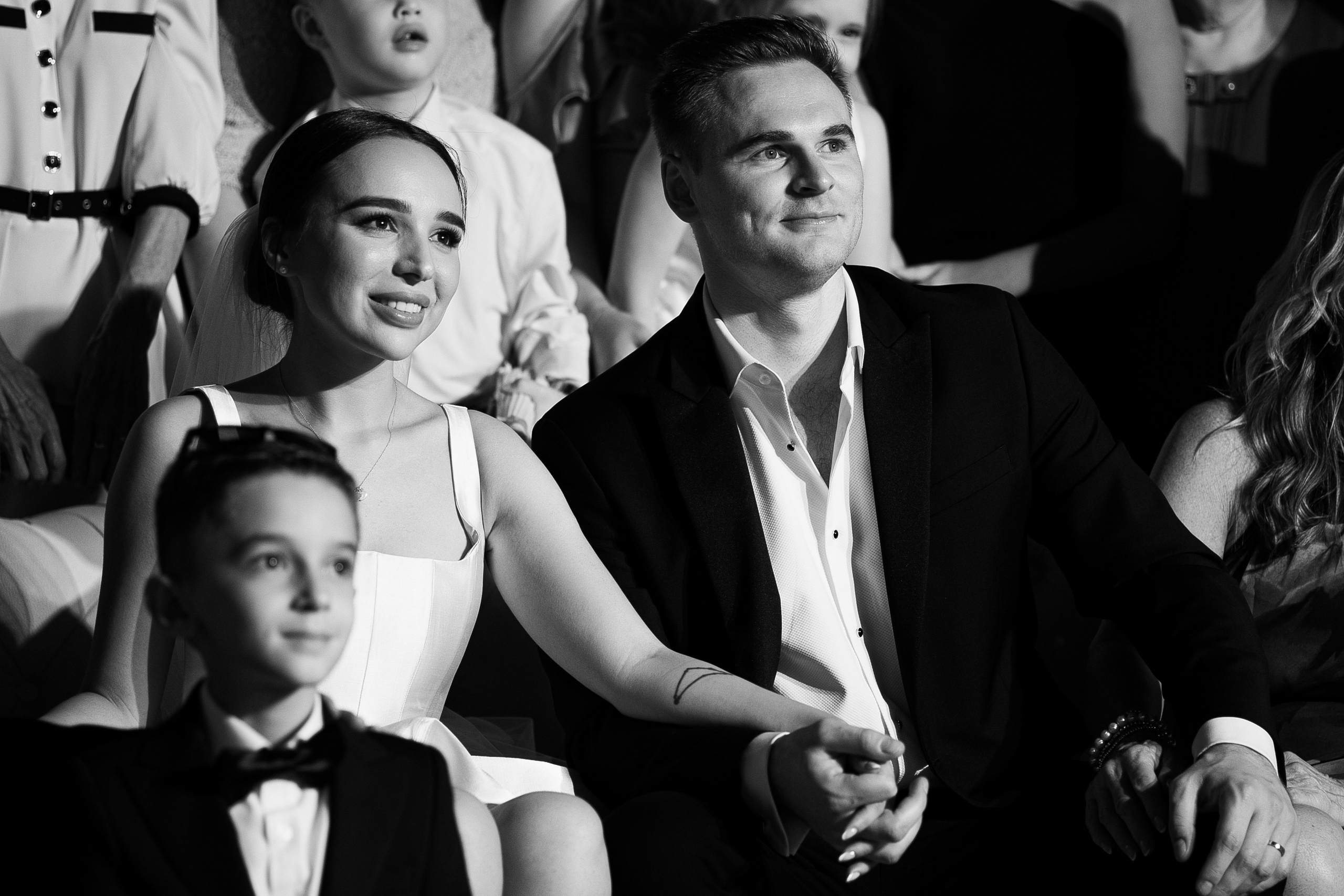 Thomas & Suyumbika. Главная