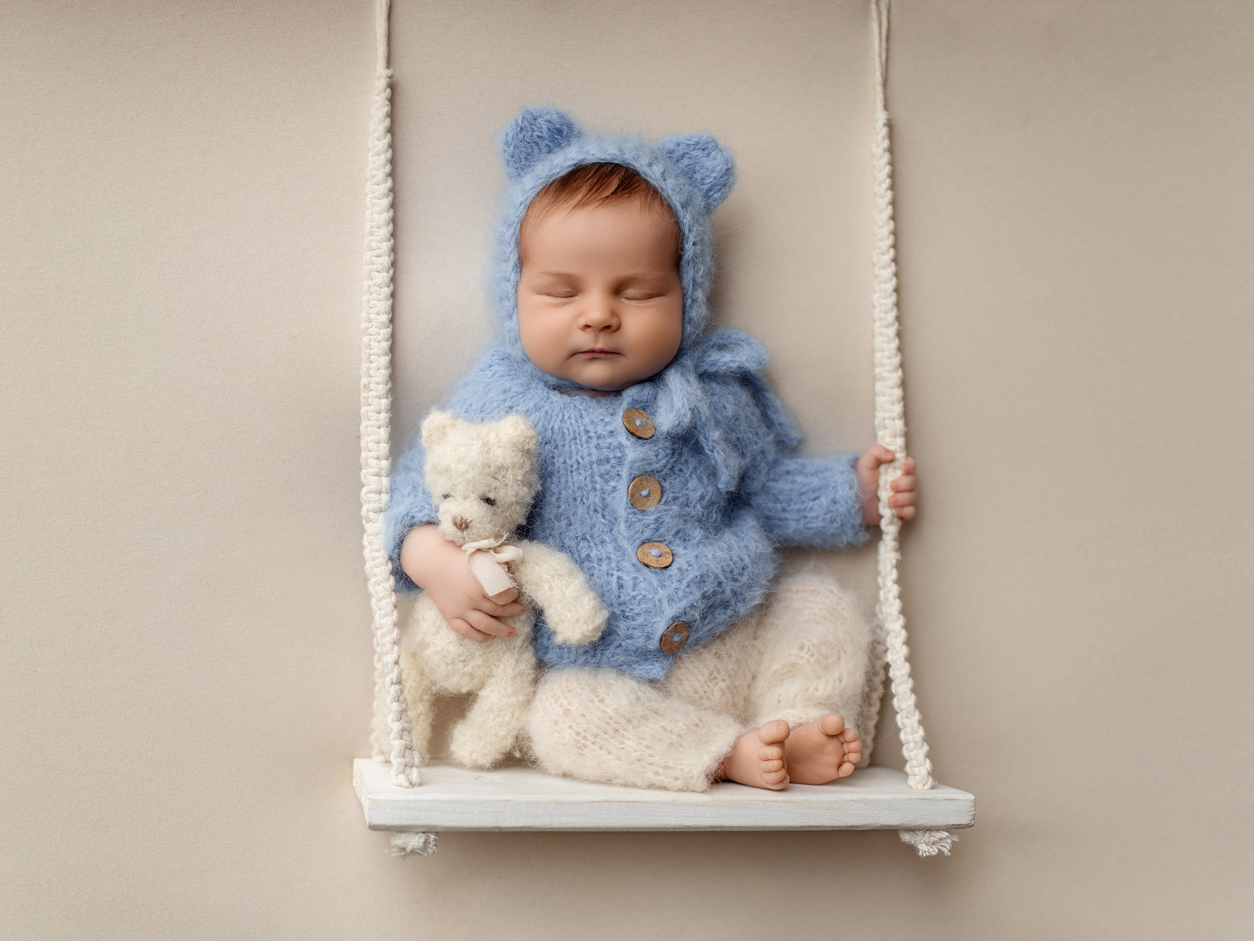 Esu Aleksandra naujagimių ir kudikių fotografė iš Vilniaus