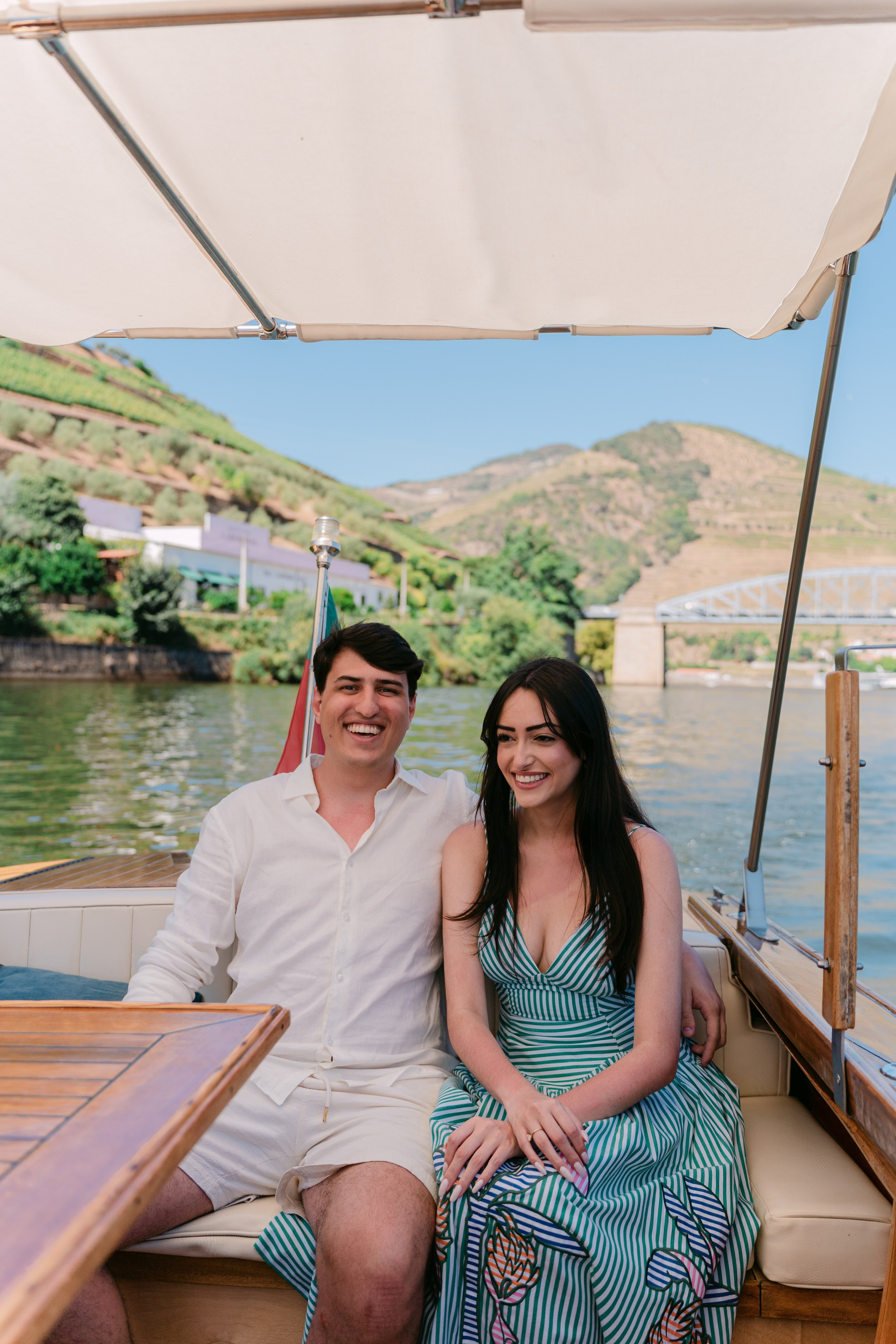 Wedding Proposal at Douro Valley — Arthur & Ana. Wedding & destination wedding photographer in Porto, Portugal — Davi Valente | Lisbon, Douro Valley, Rome, Tuscany & Lake Como