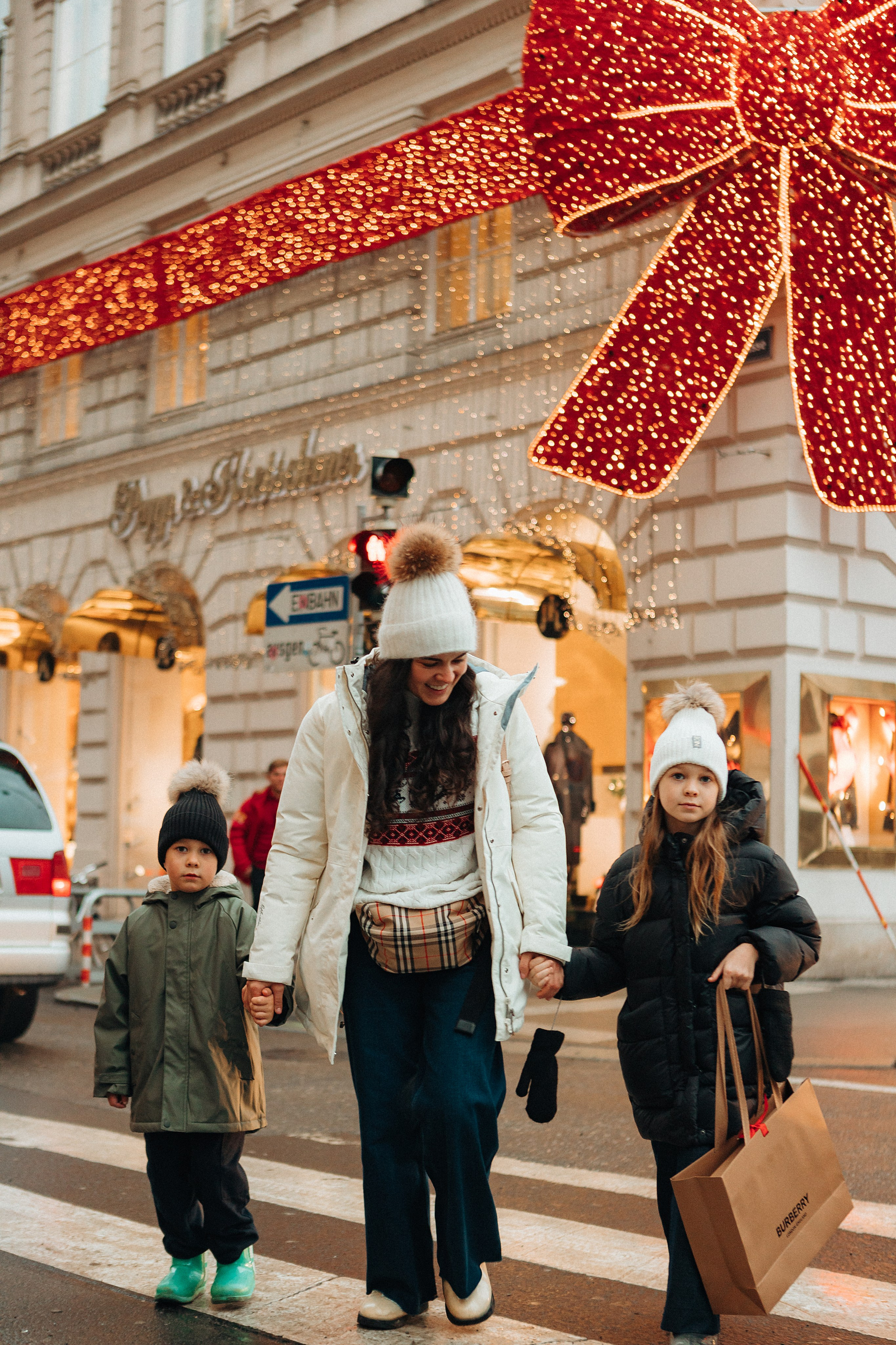 Familie im Stadt. Fotografin Wien Alona Kim