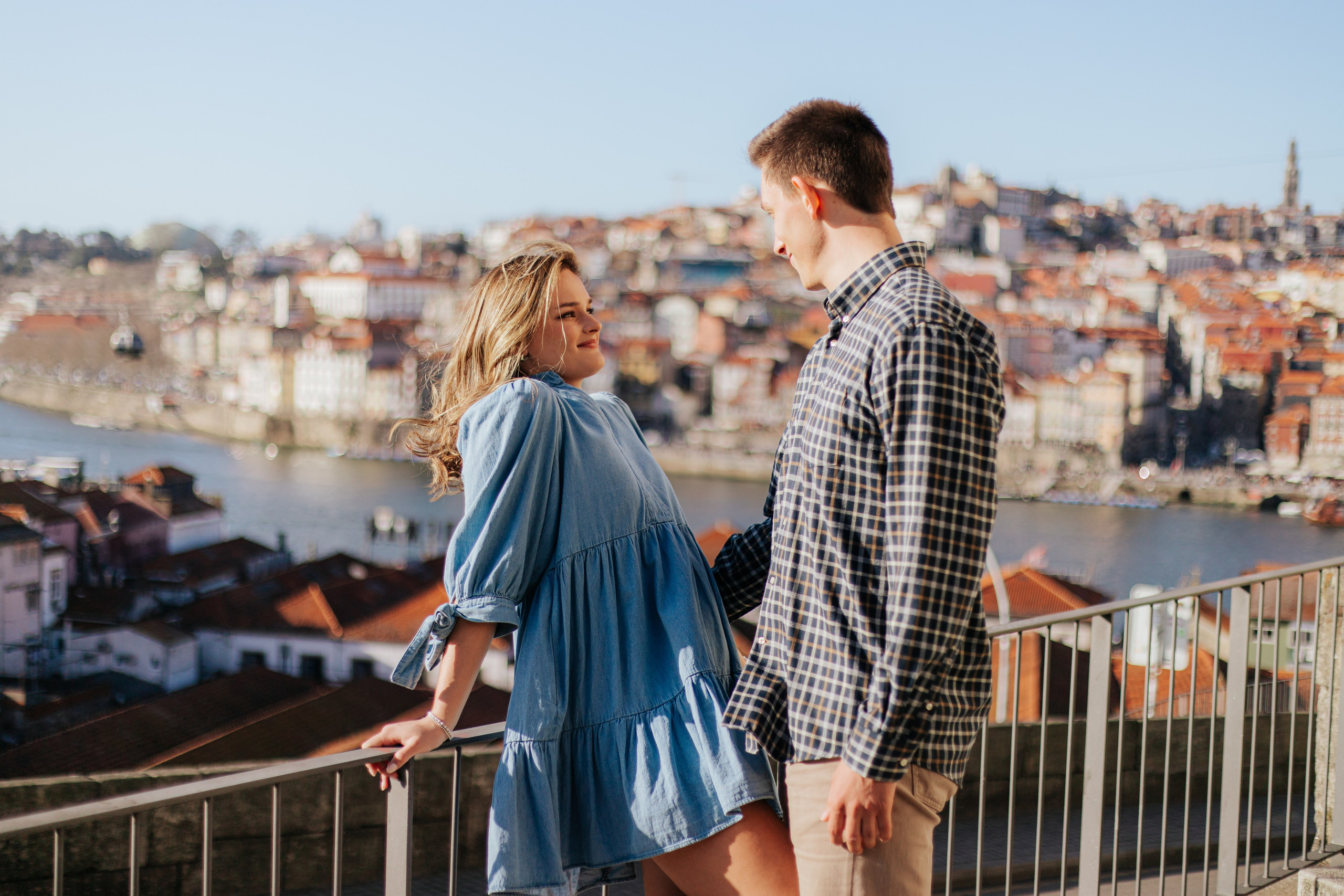 Jamie Gregg. Davi Valente