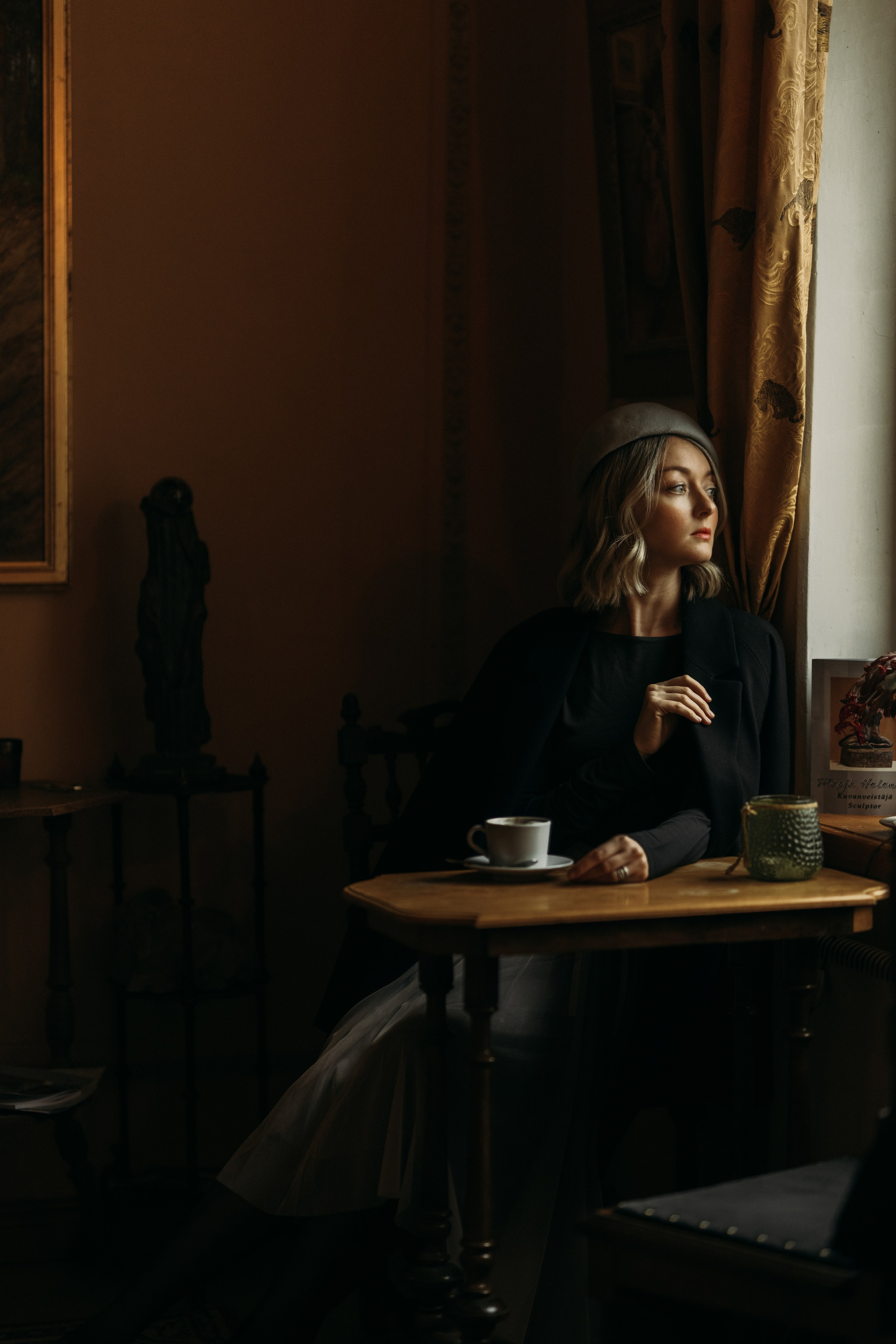 Woman phoshoot. Wedding and potrait photographer in Helsinki Vickan O