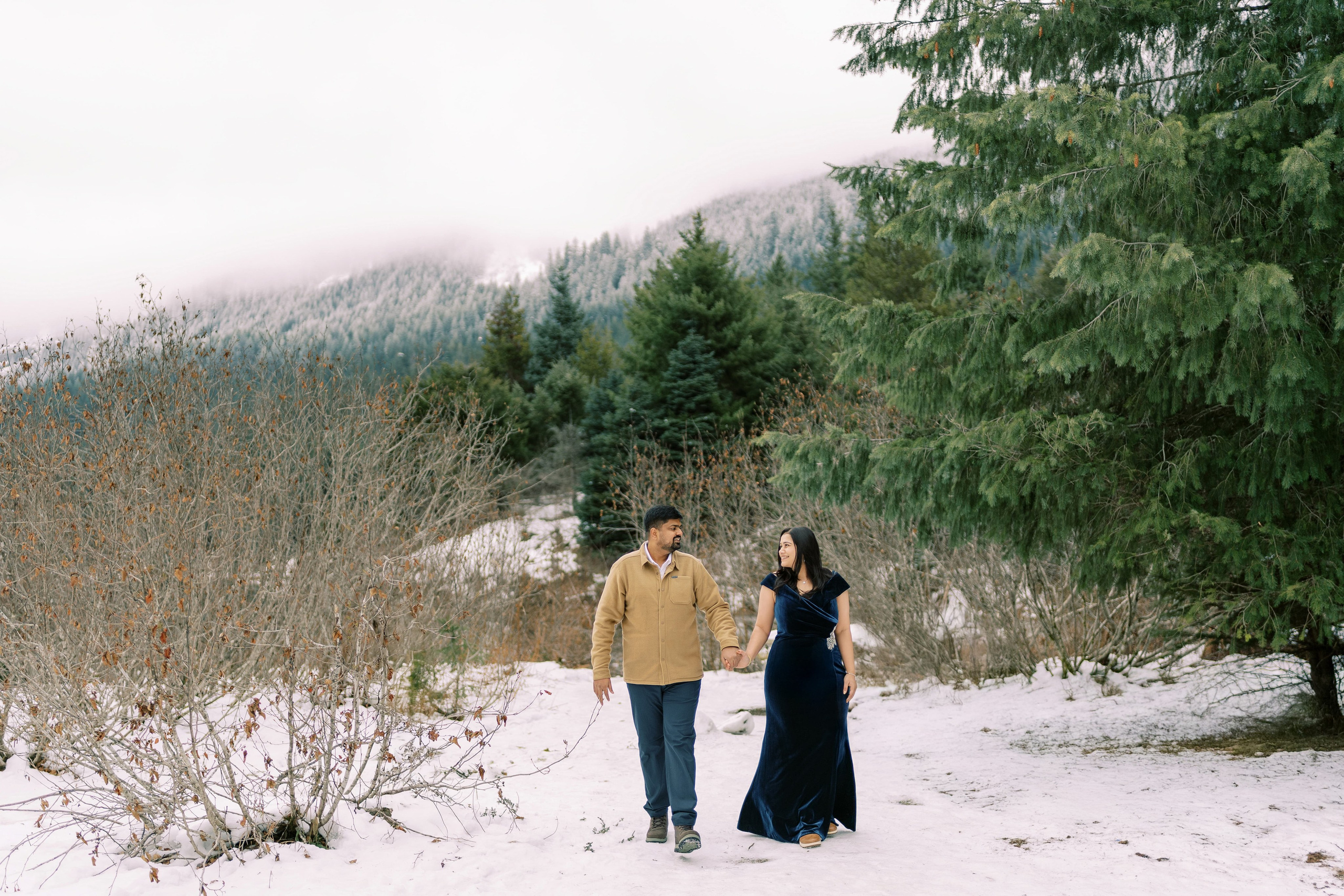 Engagement photoshoot. Date & TJ. Gold Creek Pond. December 2024. EVAN ARISTOV WEDDING PHOTOGRAPHY — Seattle Wedding Photographer