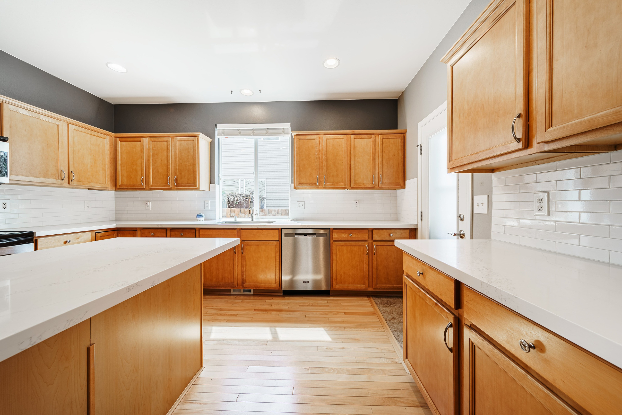 Real Estate photography. Washington state. EVAN ARISTOV WEDDING PHOTOGRAPHY — Seattle Wedding Photographer