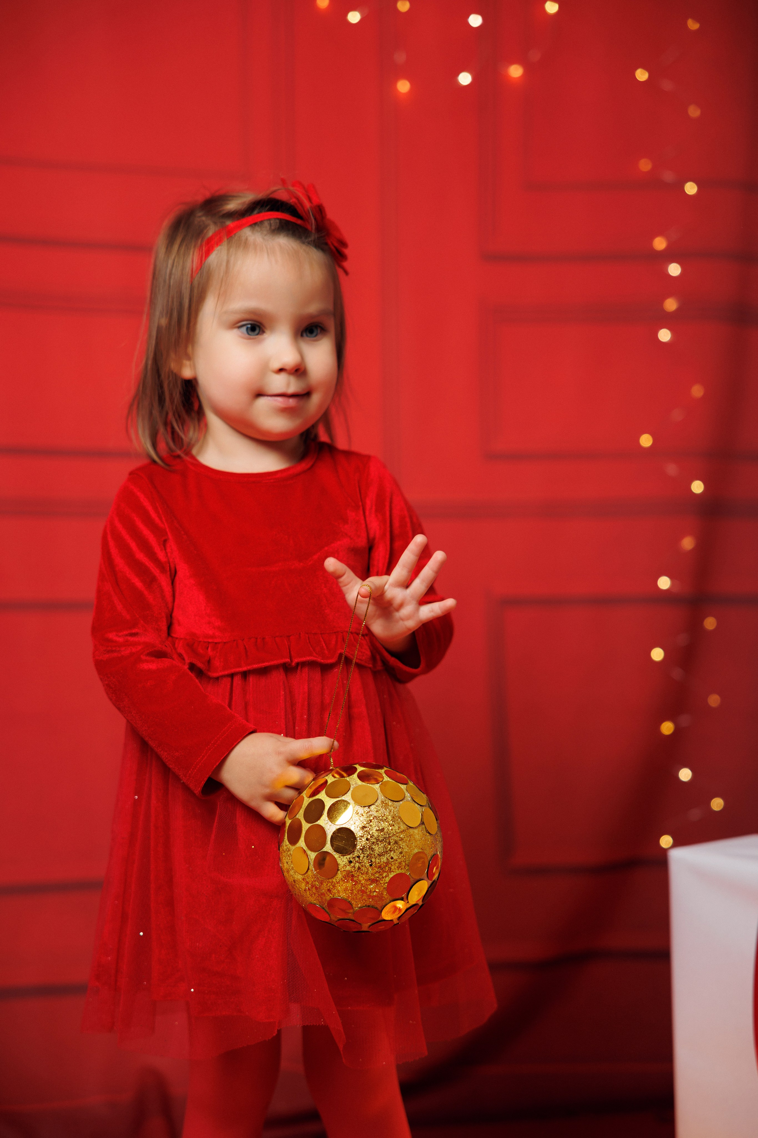 Sesja świąteczna Szczecin | Mini sesje świąteczne Szczecin | Mini sesje świąteczne | Sesja świąteczna w studio | Sesja świąteczna rodzinna cena | Mini sesja rodzinna Szczecin| Sesje świąteczne rodzinne | Sesja zdjęciowa • świąteczna sesja zdjęciowa • minimalistyczne aranżacje • zdjęcia lifestylowe • rodzinne świeta • świąteczny czas • voucher • prezent • fotografia rodzinna