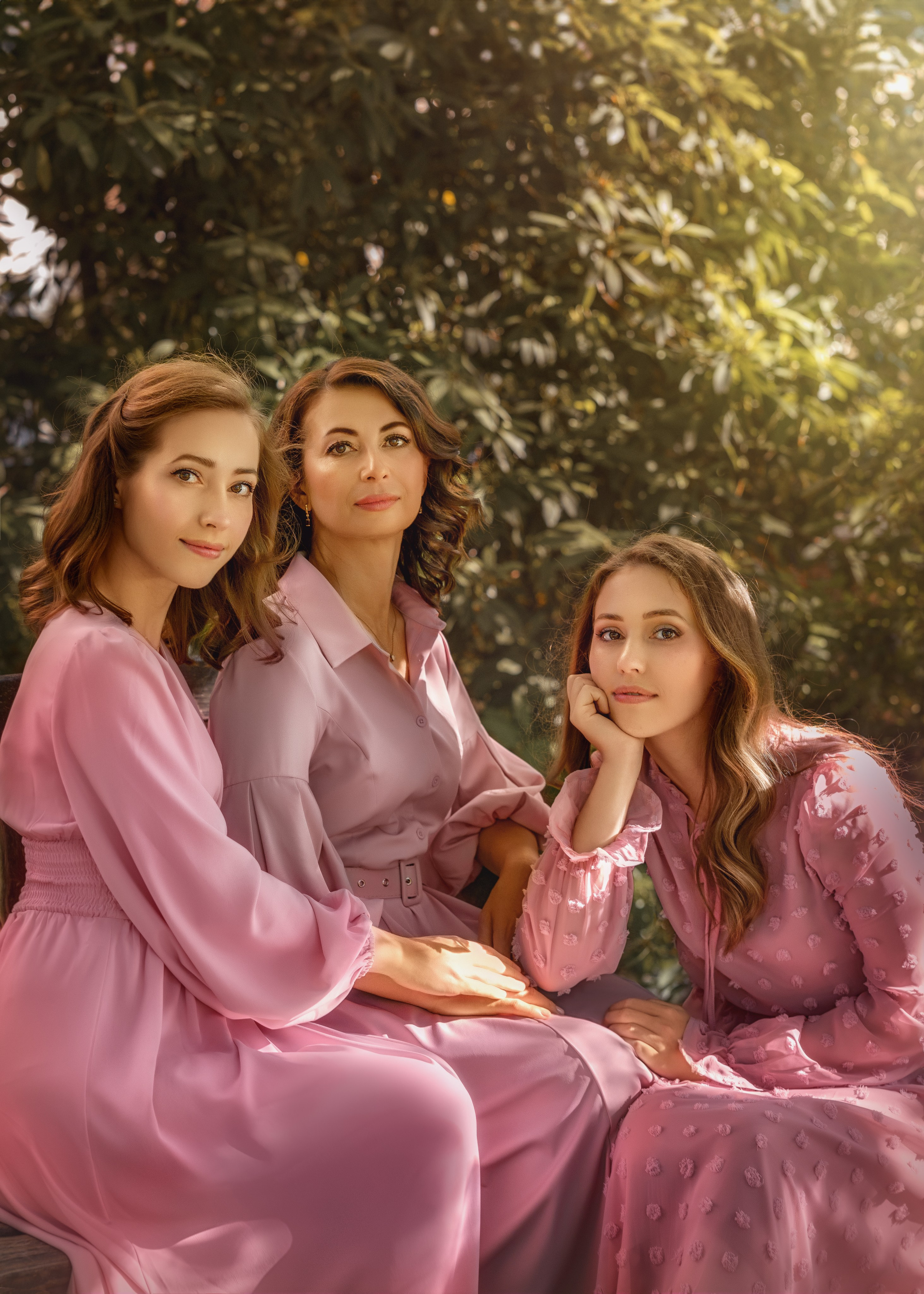 Family of Karina. Wedding & family photography in Seattle area. Helen Michelle photographer