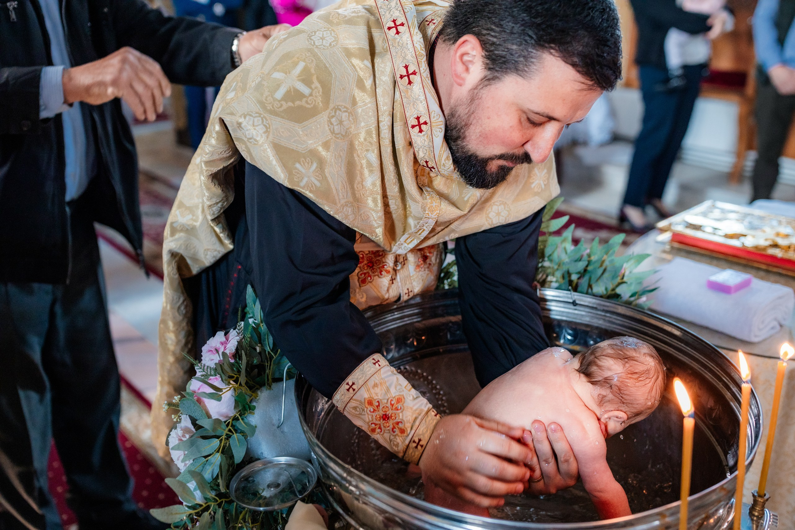 fotograf botez Miruna Parascheva, fotografie botez Botoșani, fotograf Alin Chirilă, amintiri botez, fotografii botez, botez Miruna Parascheva, fotograf copii, fotografie botez în Botoșani-alt="botez Miruna Parascheva, fotografie botez Alin Chirilă, amintiri botez, fotografii emoționante botez Botoșani"-- fotografii-botez-bebelus- amintiri-botez-micuț- moment-sfânt-crestinare- fotografie-emotionanta-botez- detalii-botez-bebelusi- parinti-fericiti-la-botez- fotograf-botez-profesionist- botez-in-biserica-ortodoxa- micuț-botezat-cu-emoție- zâmbete-și-lacrimi-la-botez- bebeluș-la-cristelniță- decor-botez-colorat- botez-cu-dragoste-și-credință- emotie-pura-la-botez- fotograf-botez-botosani- botez-iasi-suceava-fotograf- amintiri-nepretuite-botez