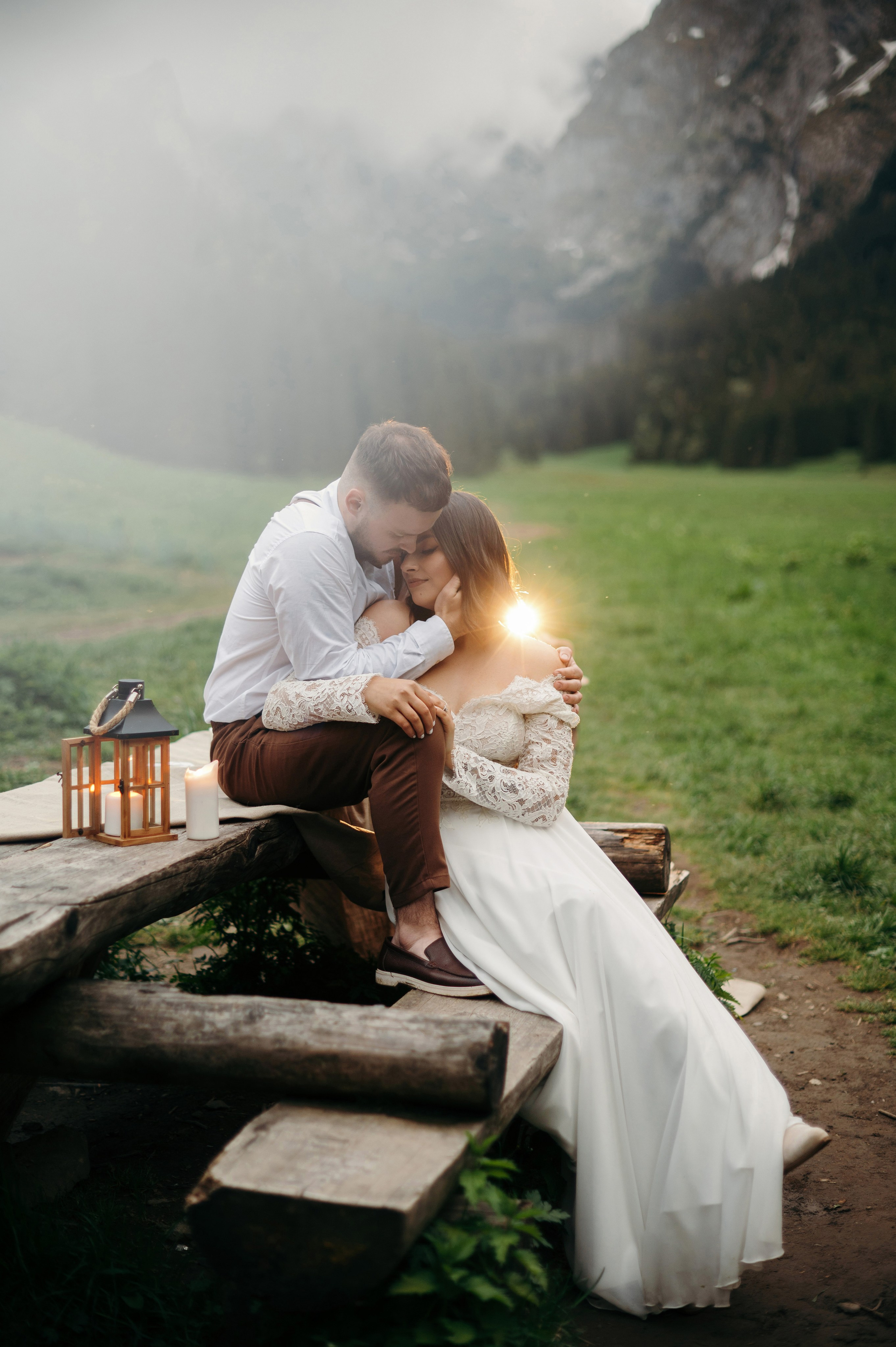 Hochzeitsfotoshooting in den Bergen | Natürliche & Romantische Hochzeitsbilder