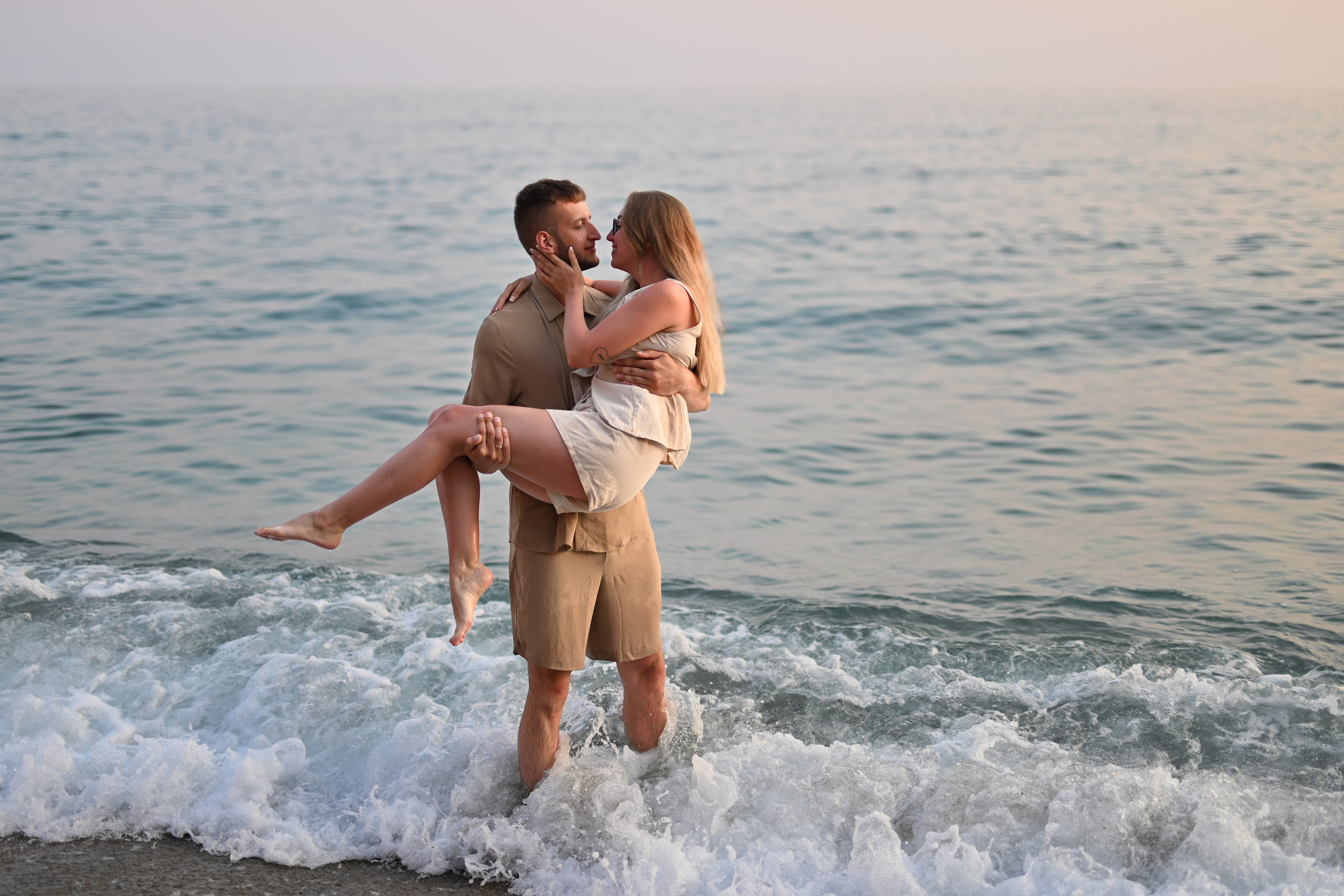 Love story на диком пляже в Конаклы. Photographer in Alanya, Side, Manavgat. Türkiye