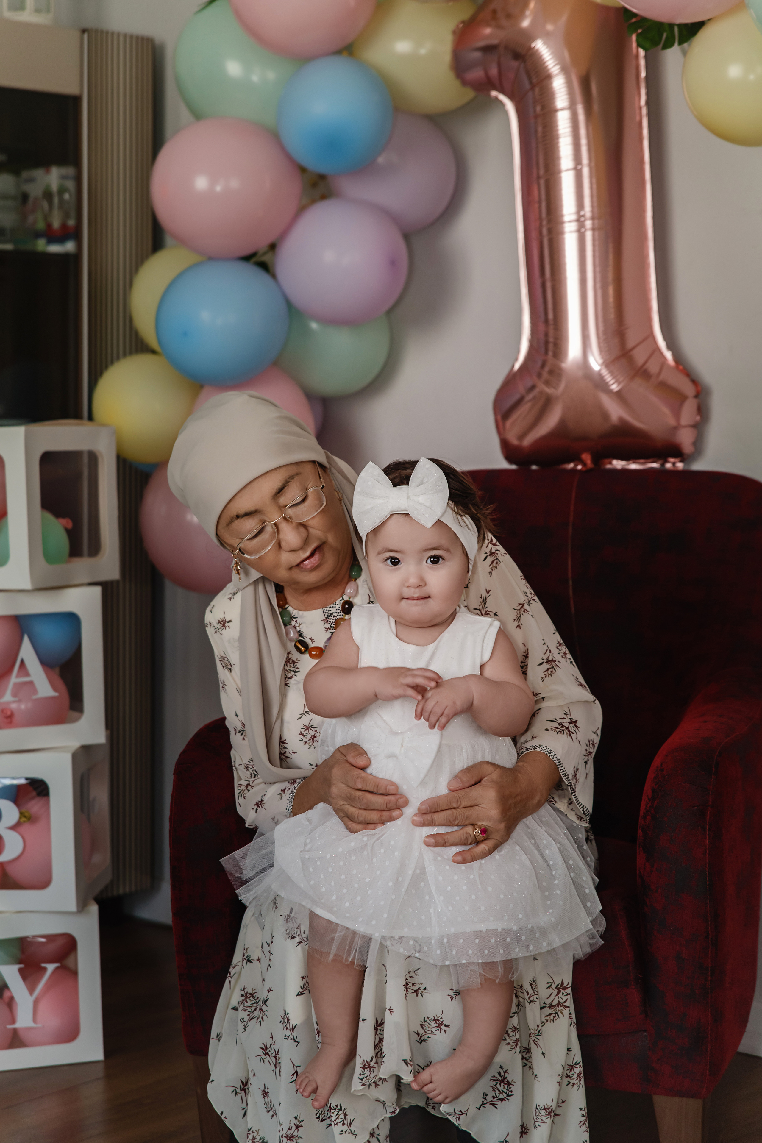 Lifestyle photo session for 1 year of birth