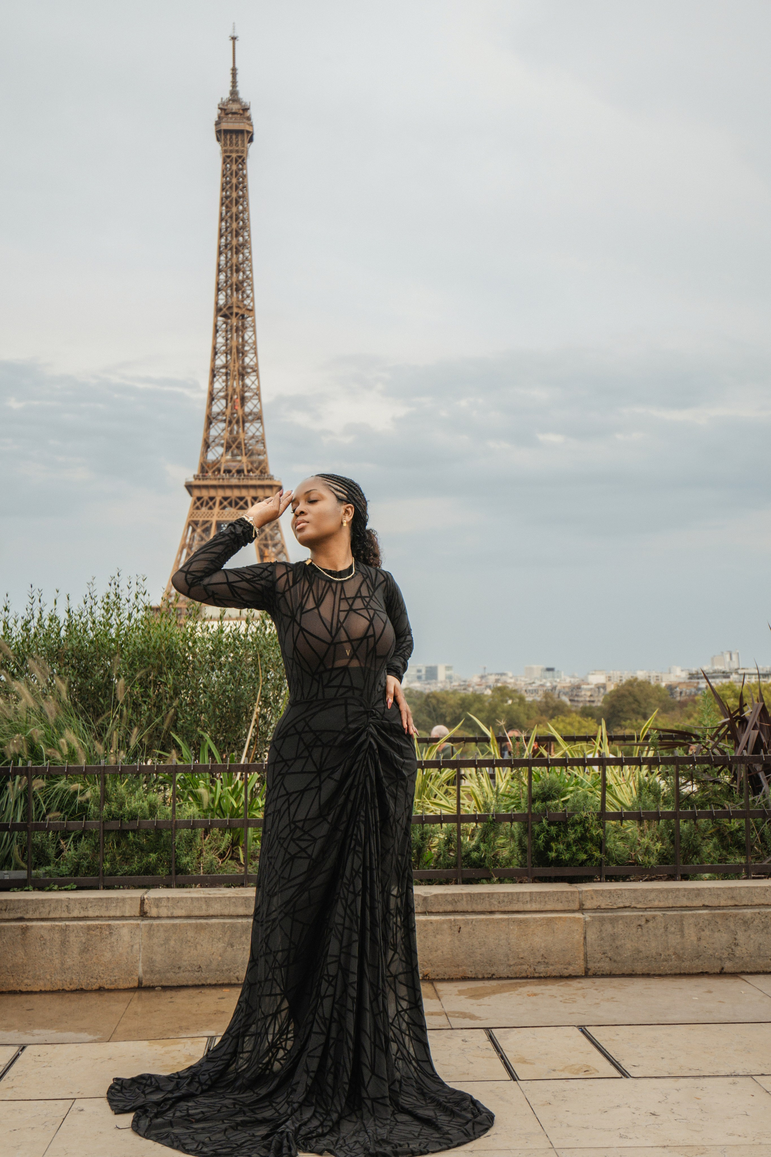 Juanita (1 hour). Photographer in Paris|Solo and groups, portraits & content, couples photo-shoot in Paris at the best locations