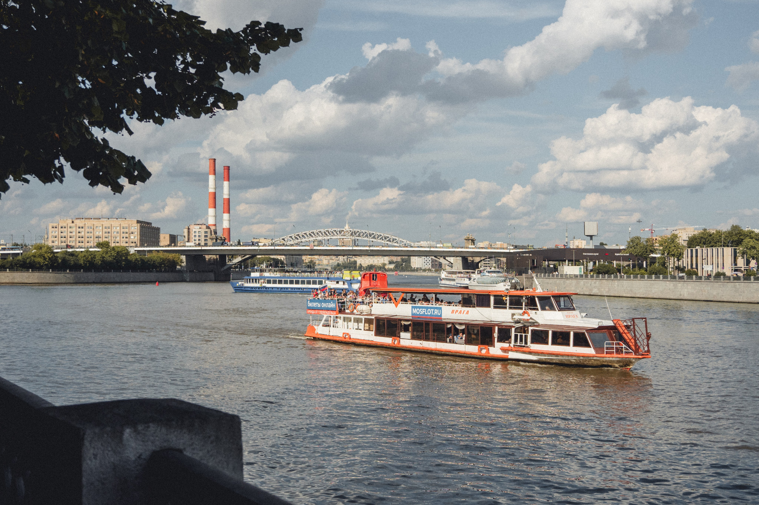 Воробьевы Горы. Photographe sur Cote d’Azur. Portraits de familles, couples, enfants, événements