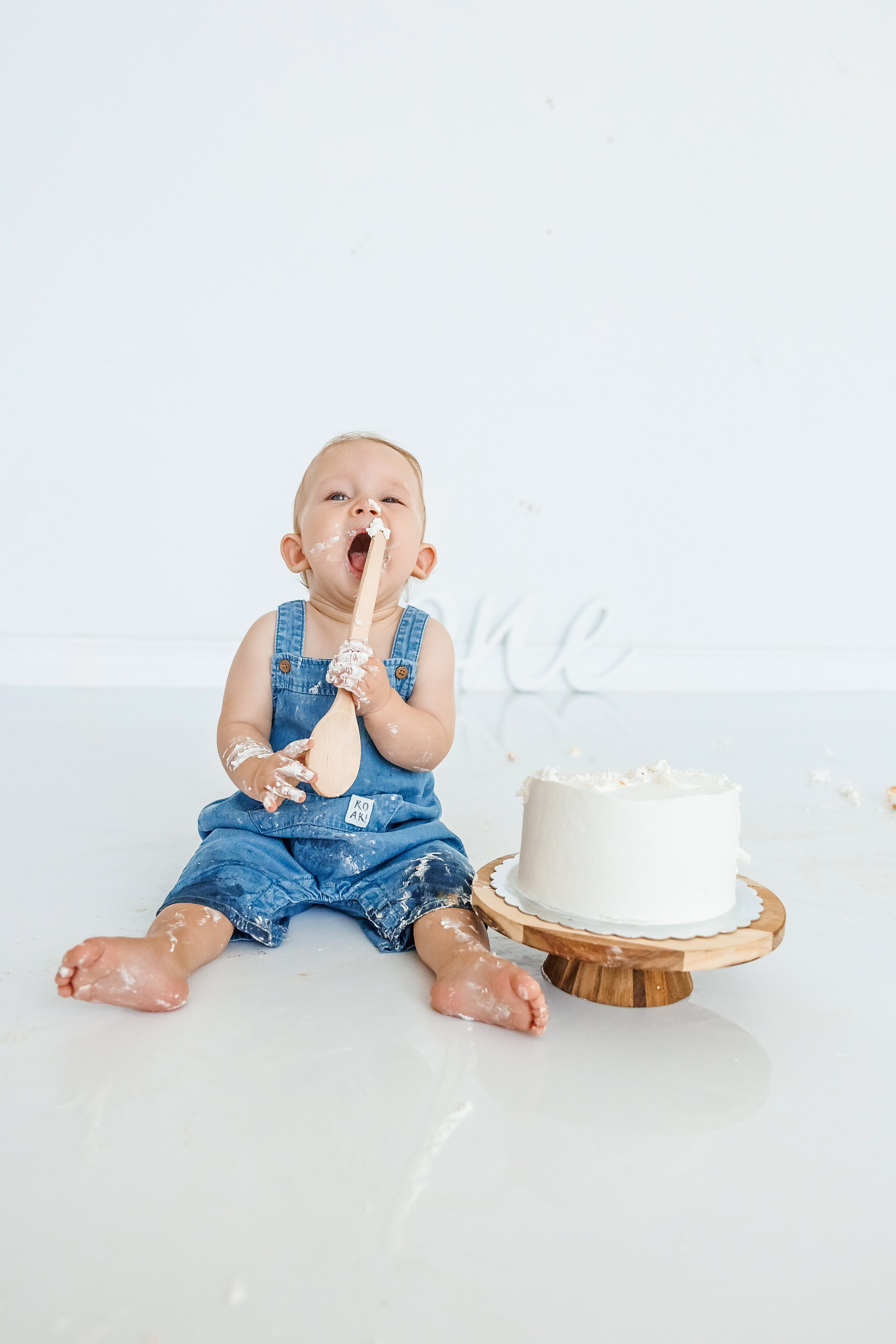 Smash cake. Фотограф Ирина Йотова