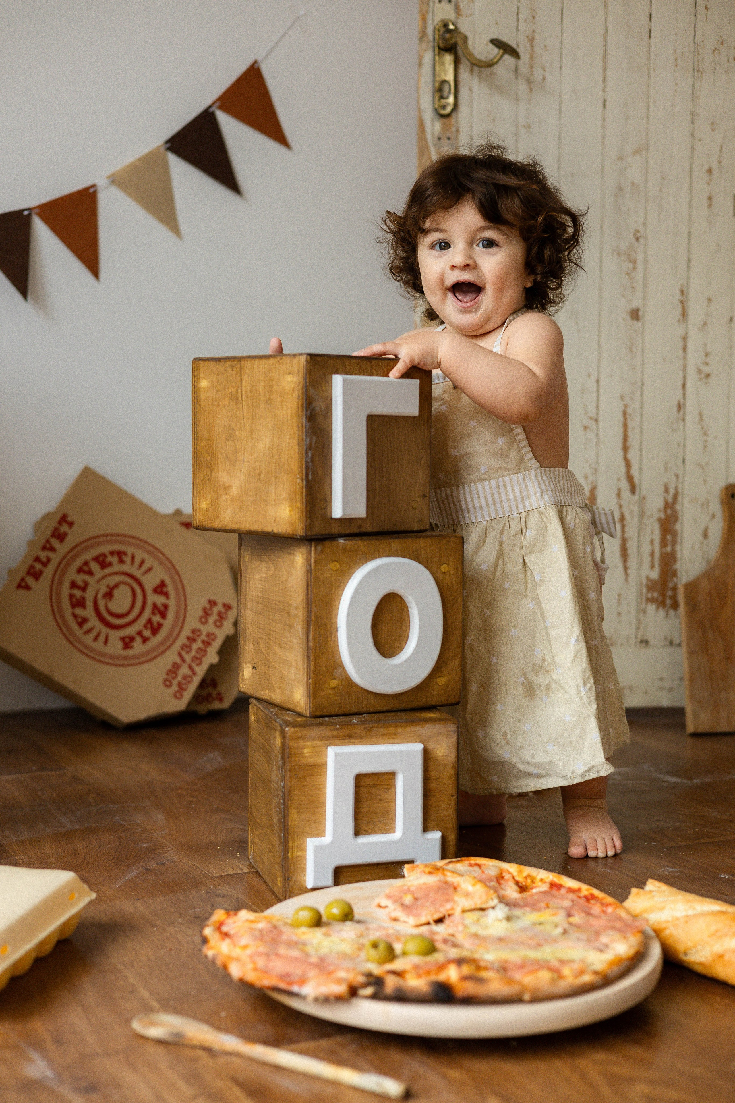 Smash Cake Photography. Family and Wedding Photographer