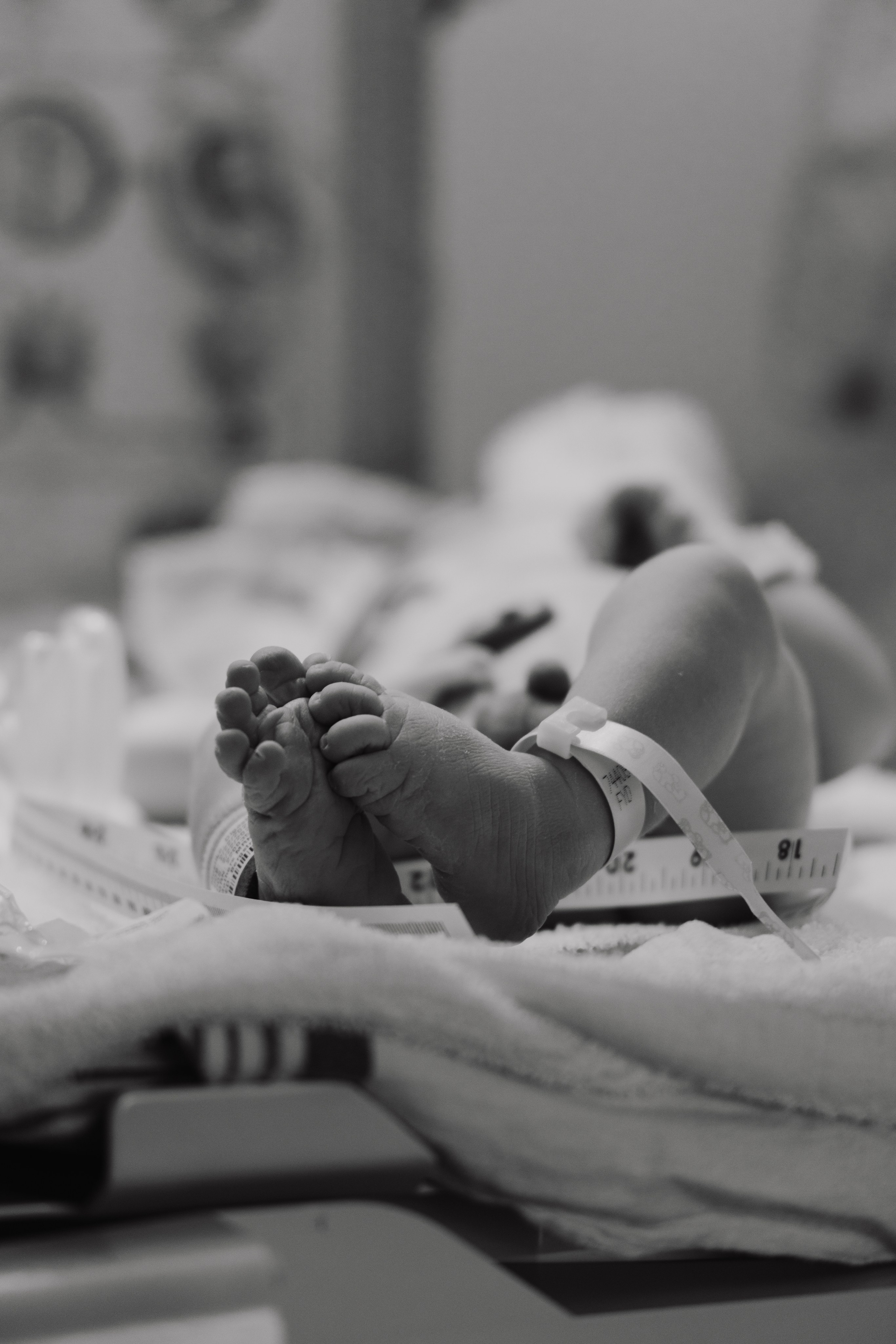 Childbirth. Eikanmedia | Photographer and videographer capturing weddings, families, engagements, pregnancy & newborns | Vancouver, WA | USA