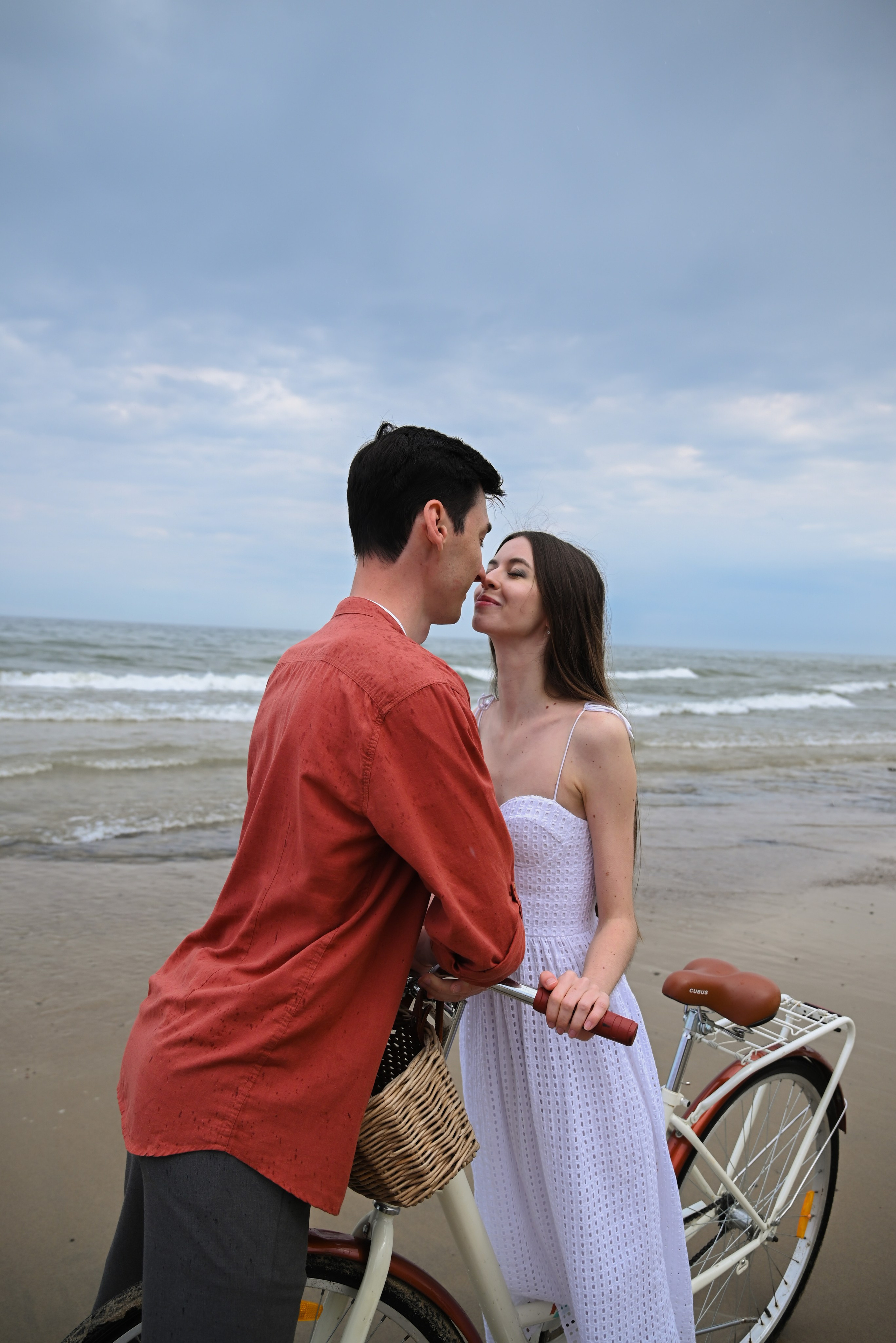 Love photography story on the riva of the see