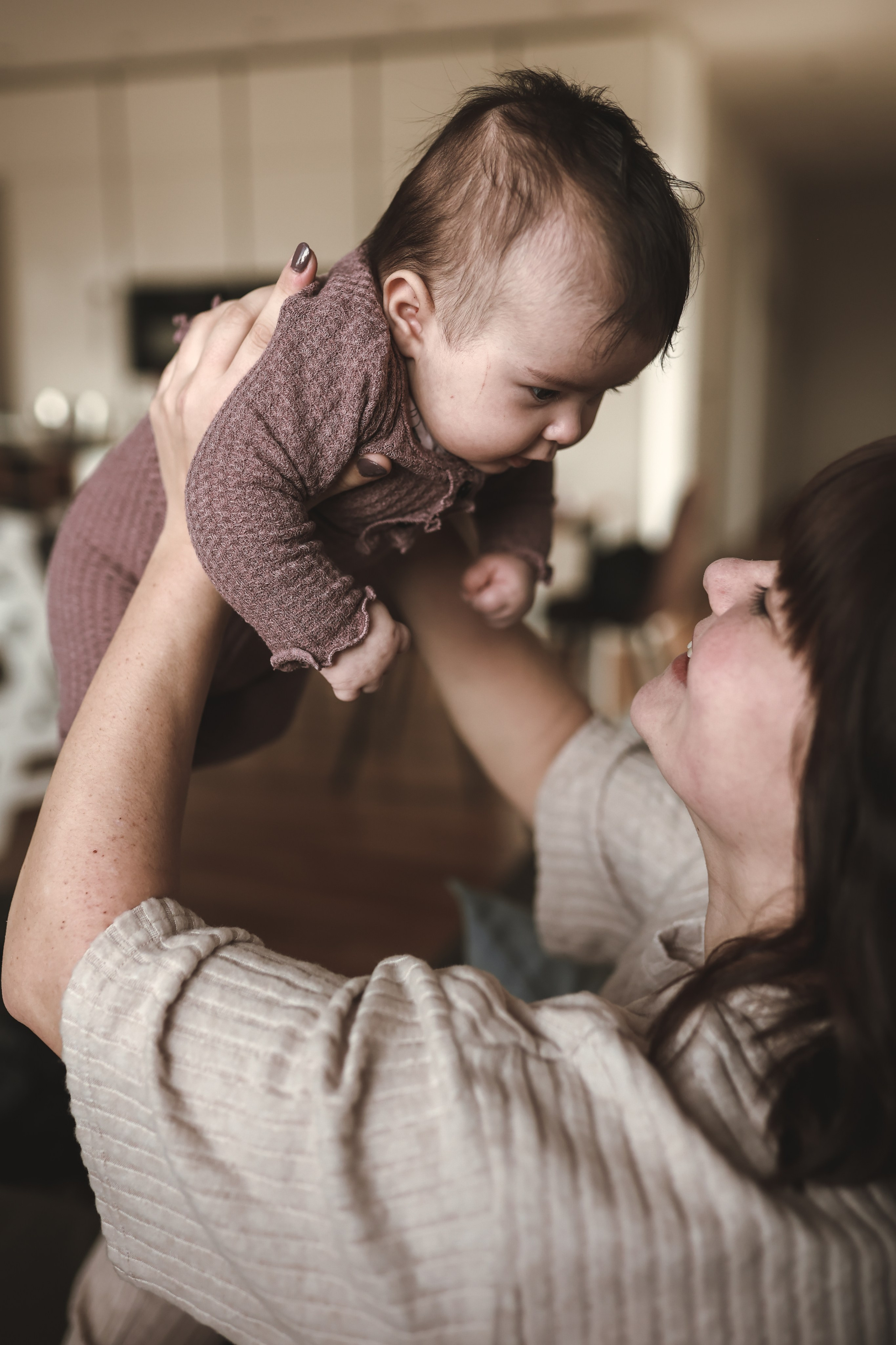 Homestory-Fotografie | Authentische Familienmomente zu Hause | Albina Vaniyants. Professionelle Familienfotografie, Kinderfotografie und Portraitfotografie in Linz, Oberösterreich - Albina Vaniyants, Fotografin aus OÖ