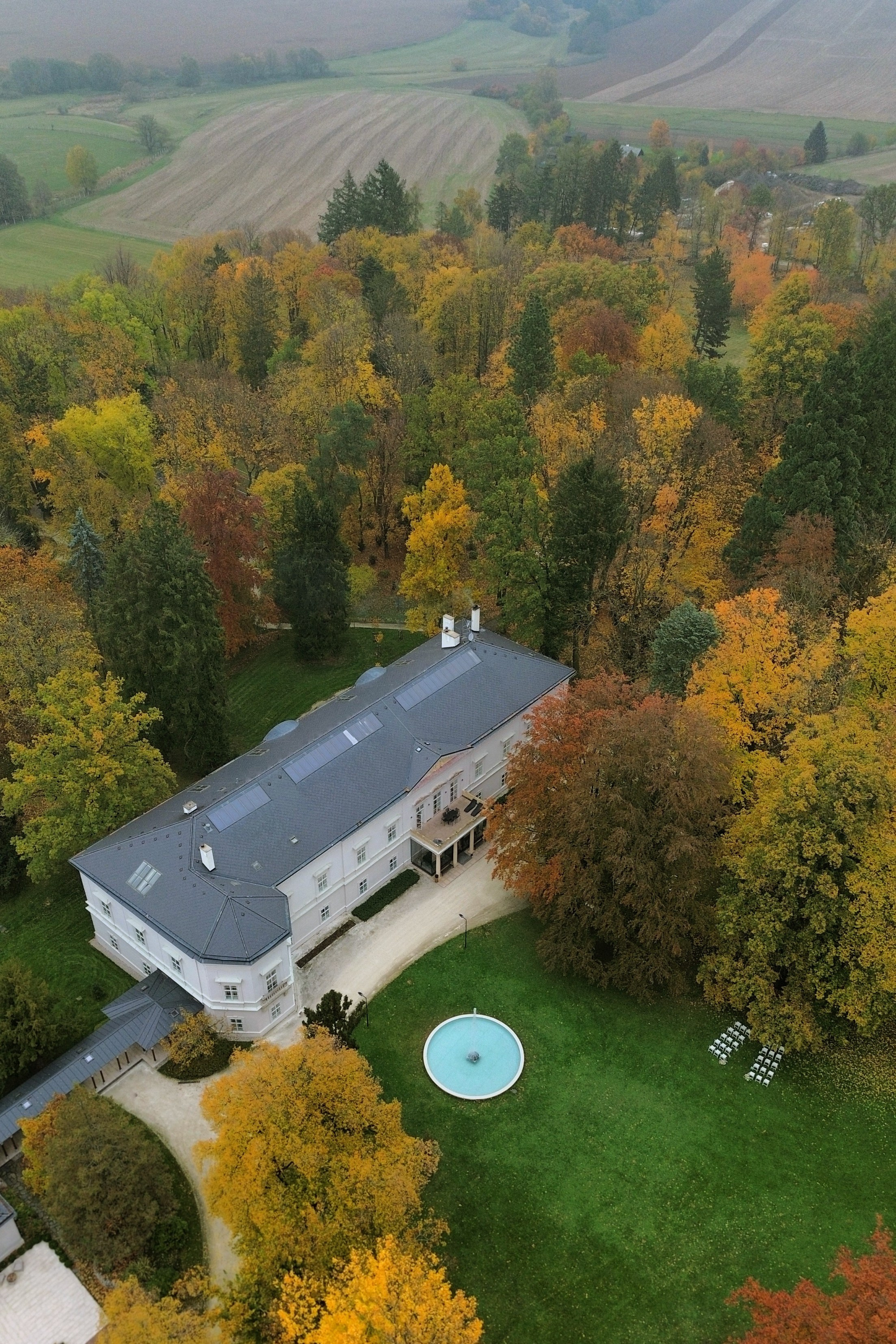 RAW Studio | Luxury Wedding Photography at Ratměřice Castle. Raw Studio: Capturing Elegant weddings accross Europe