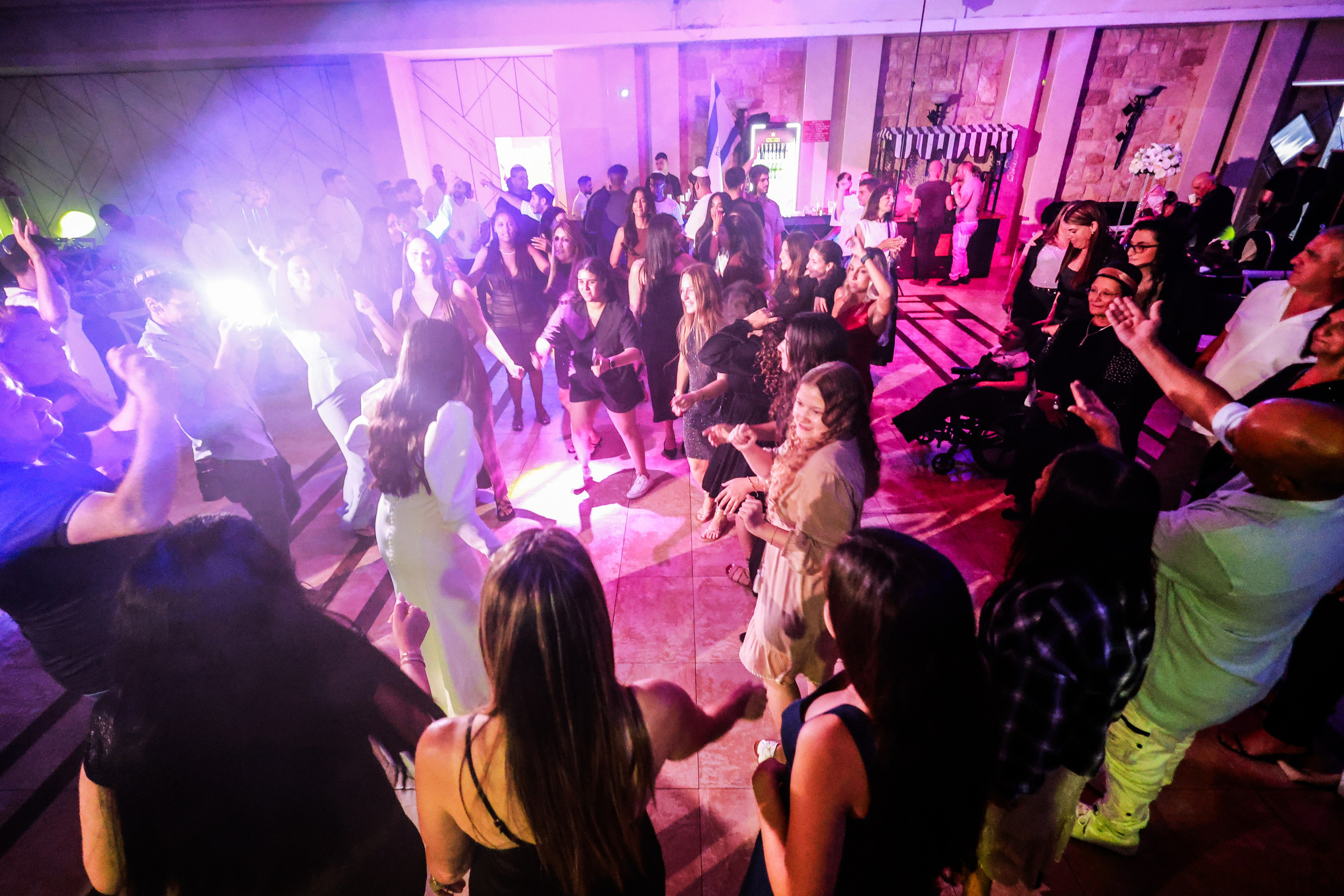 L & A. משה מנשה צלם חתונות