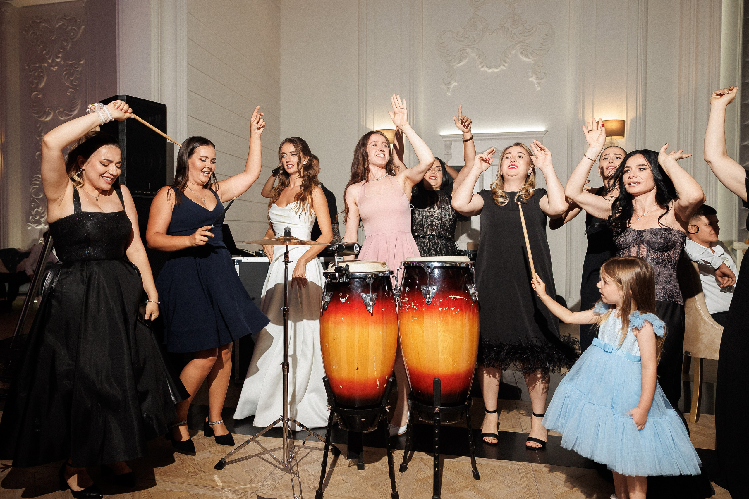 Eugen & Livia — Grand Elysee — Wedding Day. Servicii Foto și Video 067188353