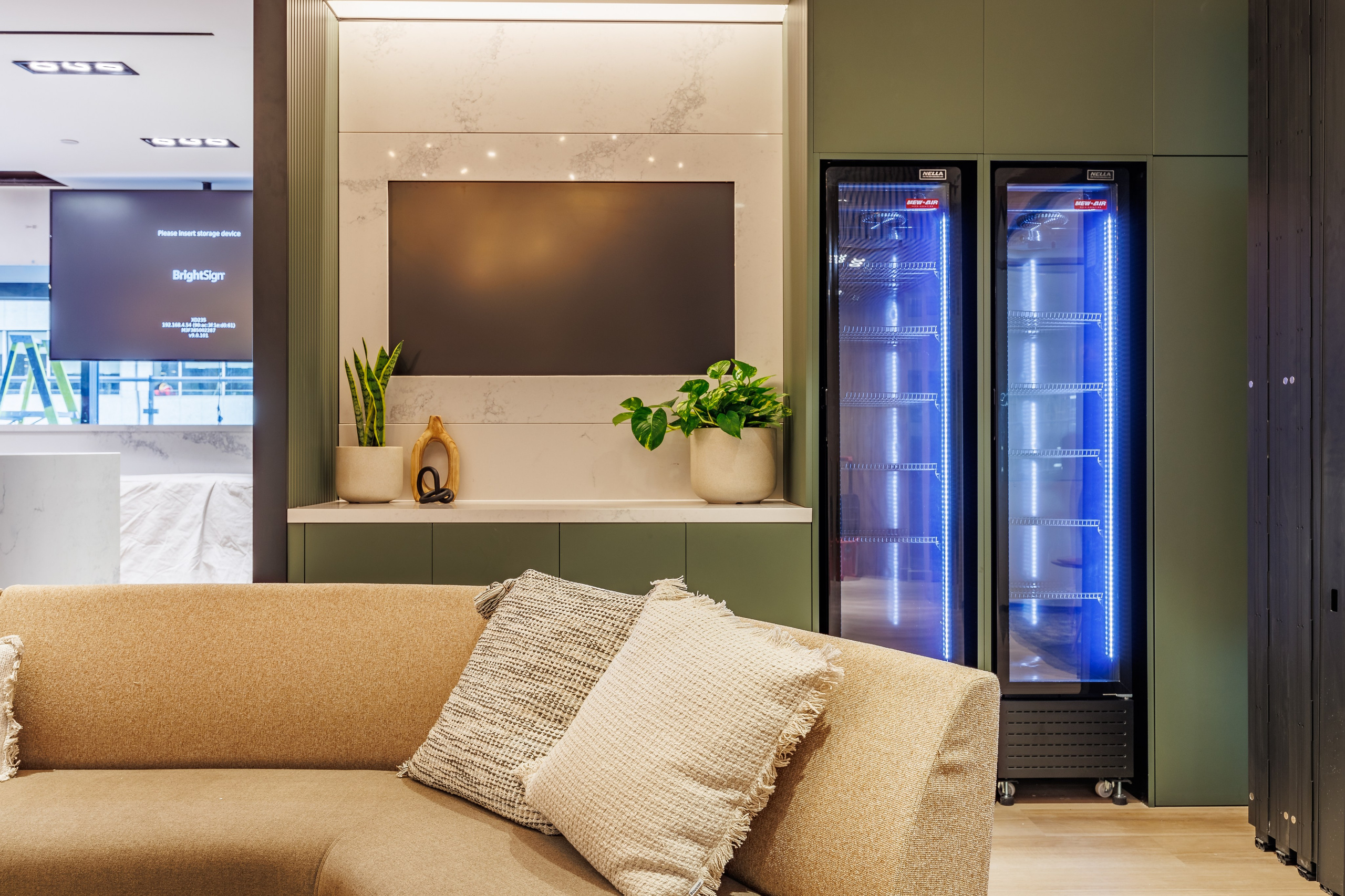 Roserock Place · 121 King Street W, Toronto. FRIB Media · Photo & video for commercial, industrial, and construction projects in Toronto & GTA