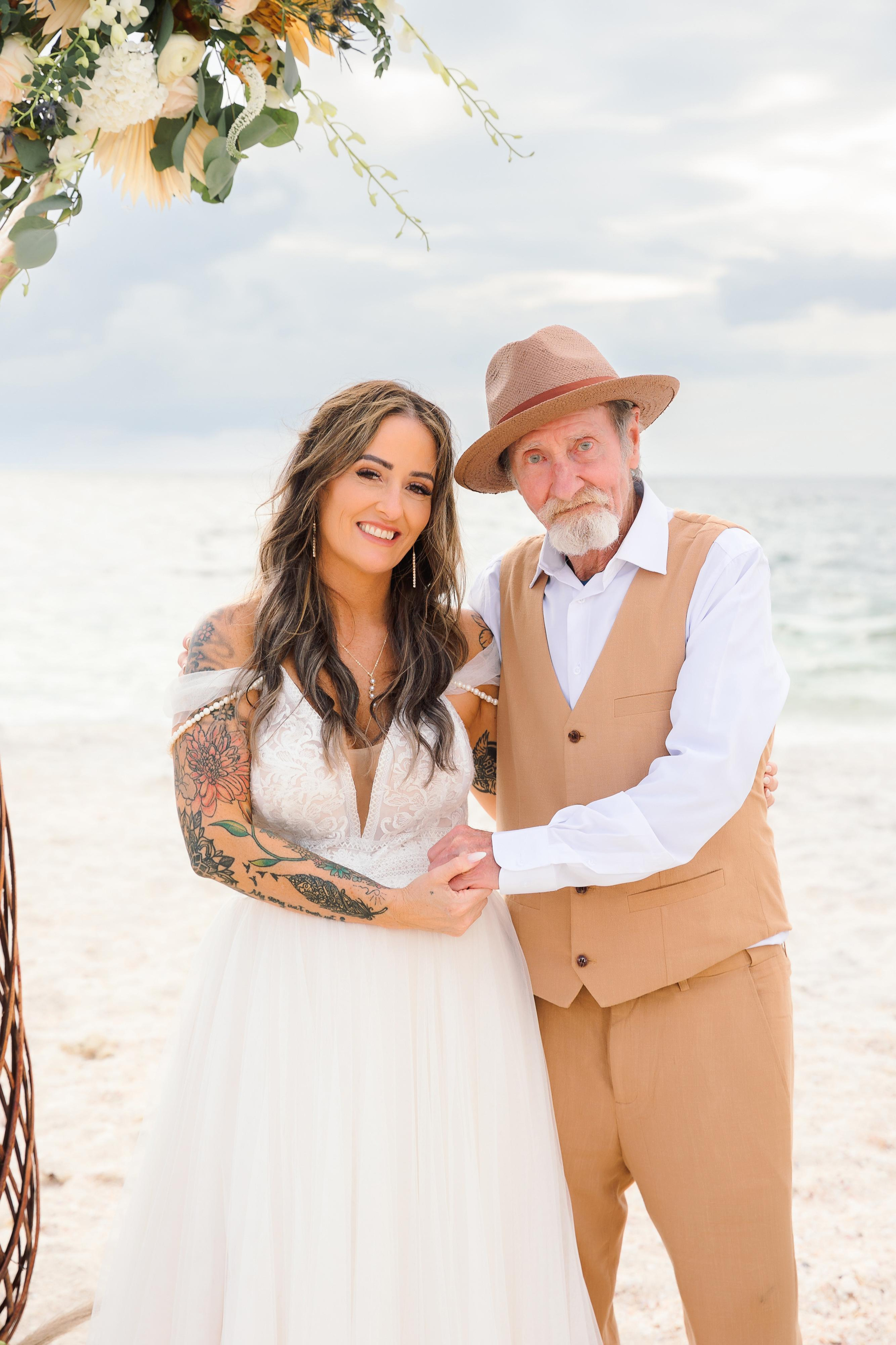 Wedding on the beach. Wedding photographer in Florida