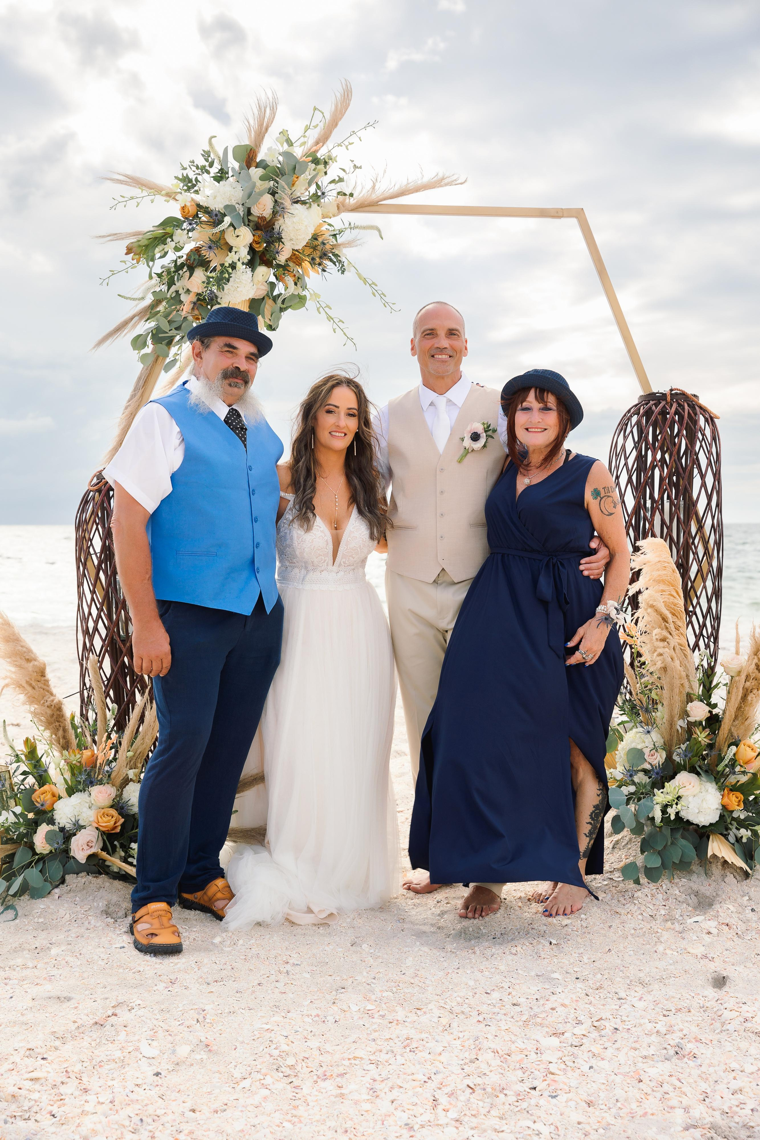 Wedding on the beach. Wedding photographer in Florida