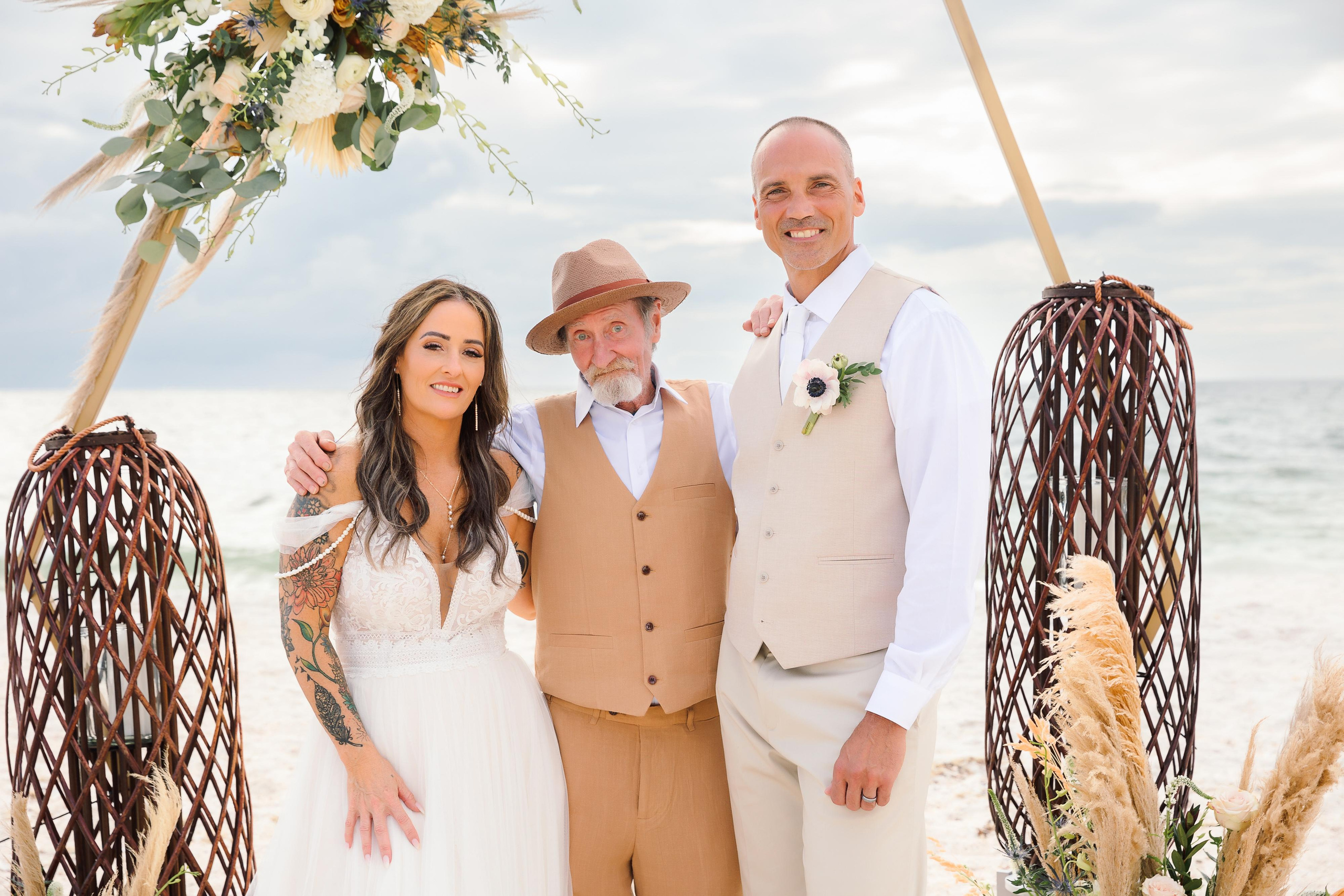 Wedding on the beach. Wedding photographer in Florida