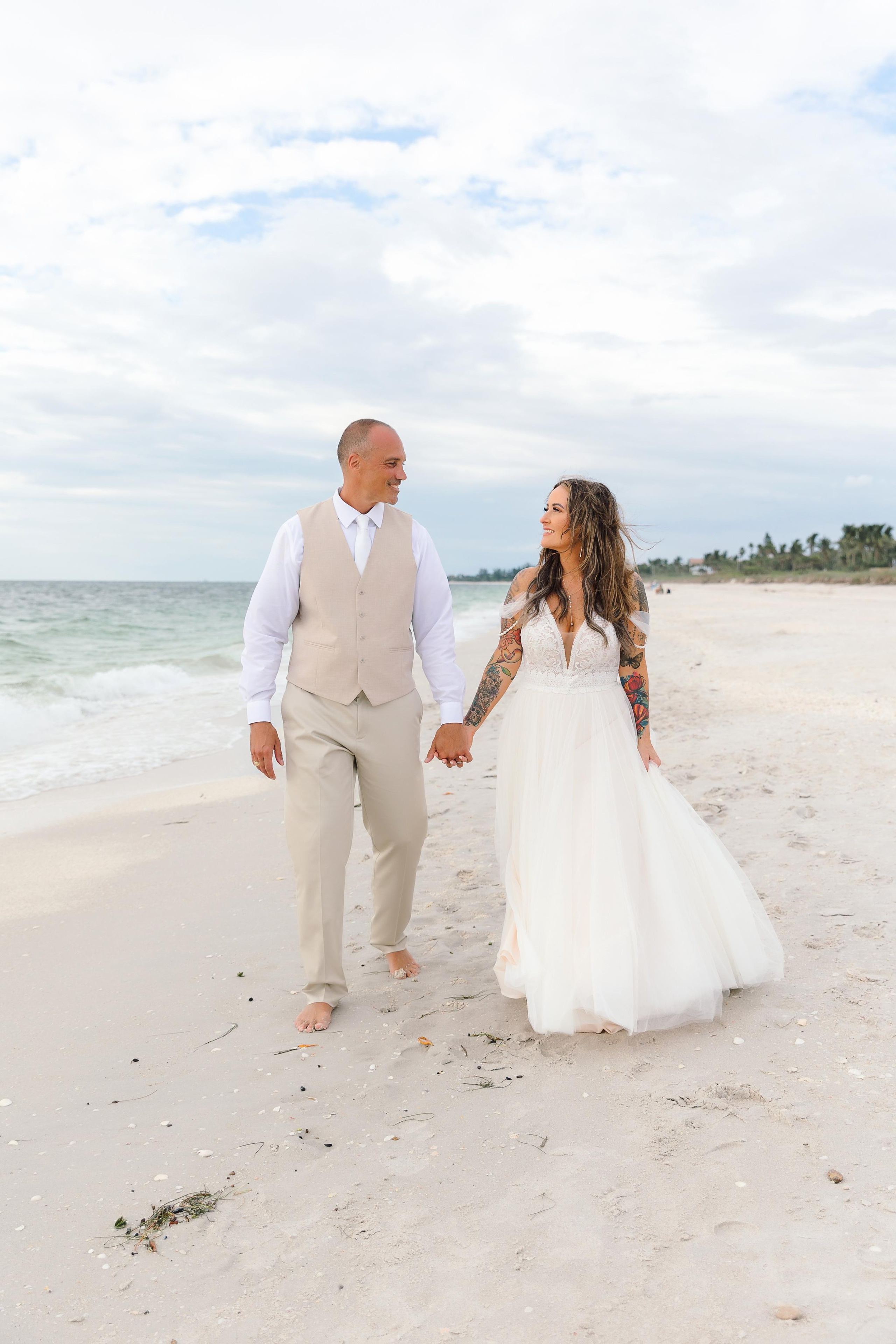 Wedding on the beach. Wedding photographer in Florida