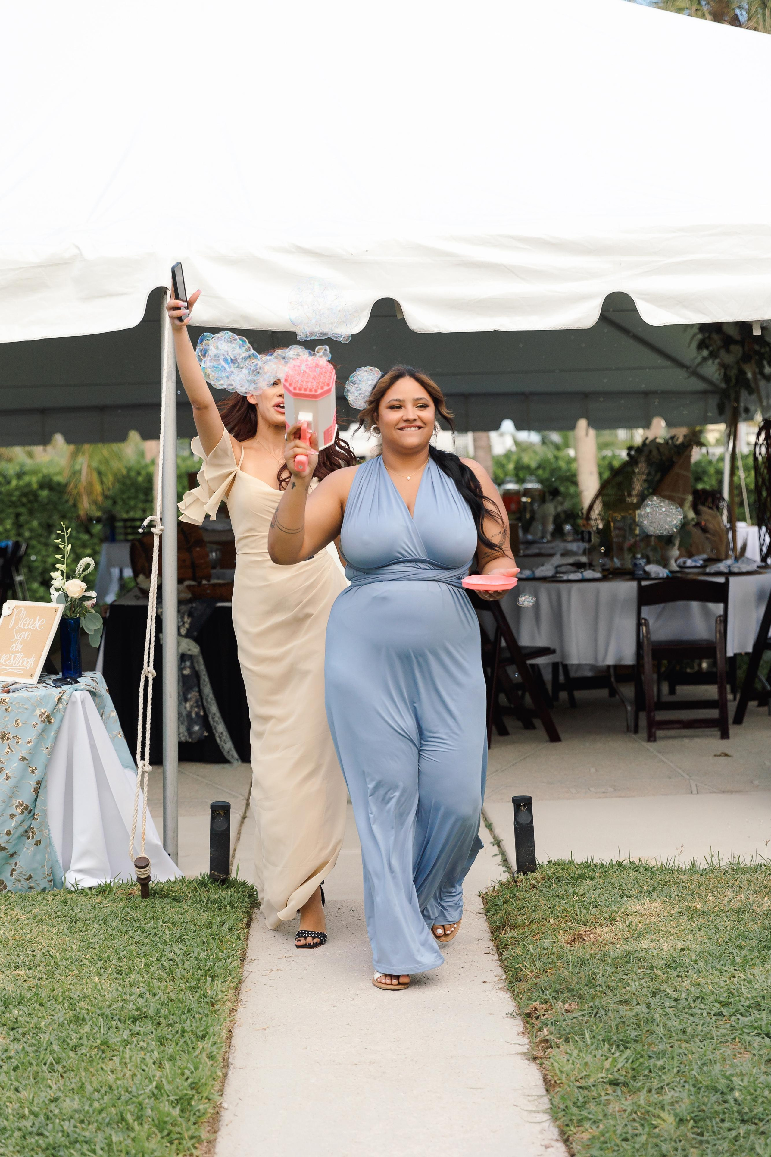 Wedding on the beach. Wedding photographer in Florida