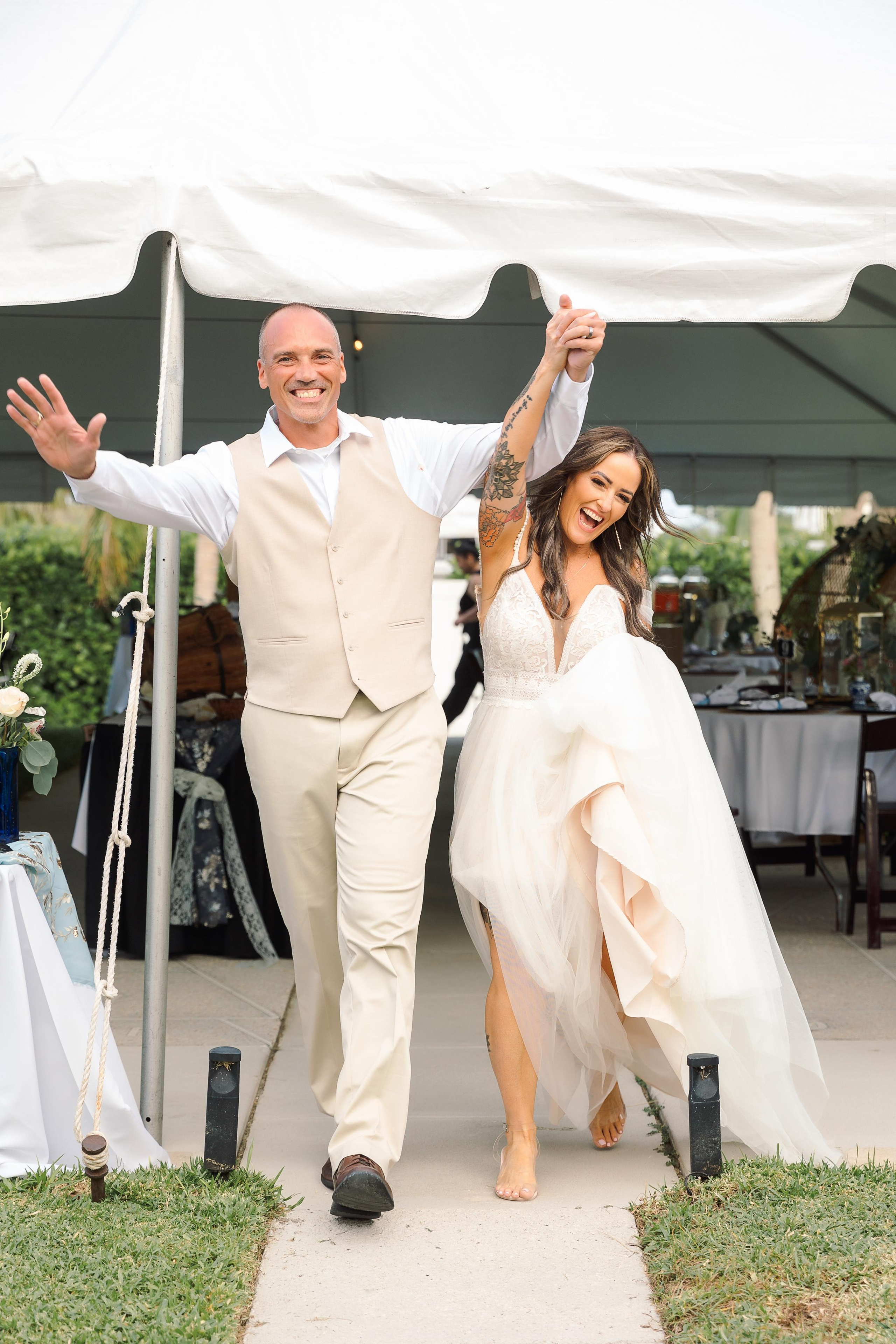 Wedding on the beach. Wedding photographer in Florida