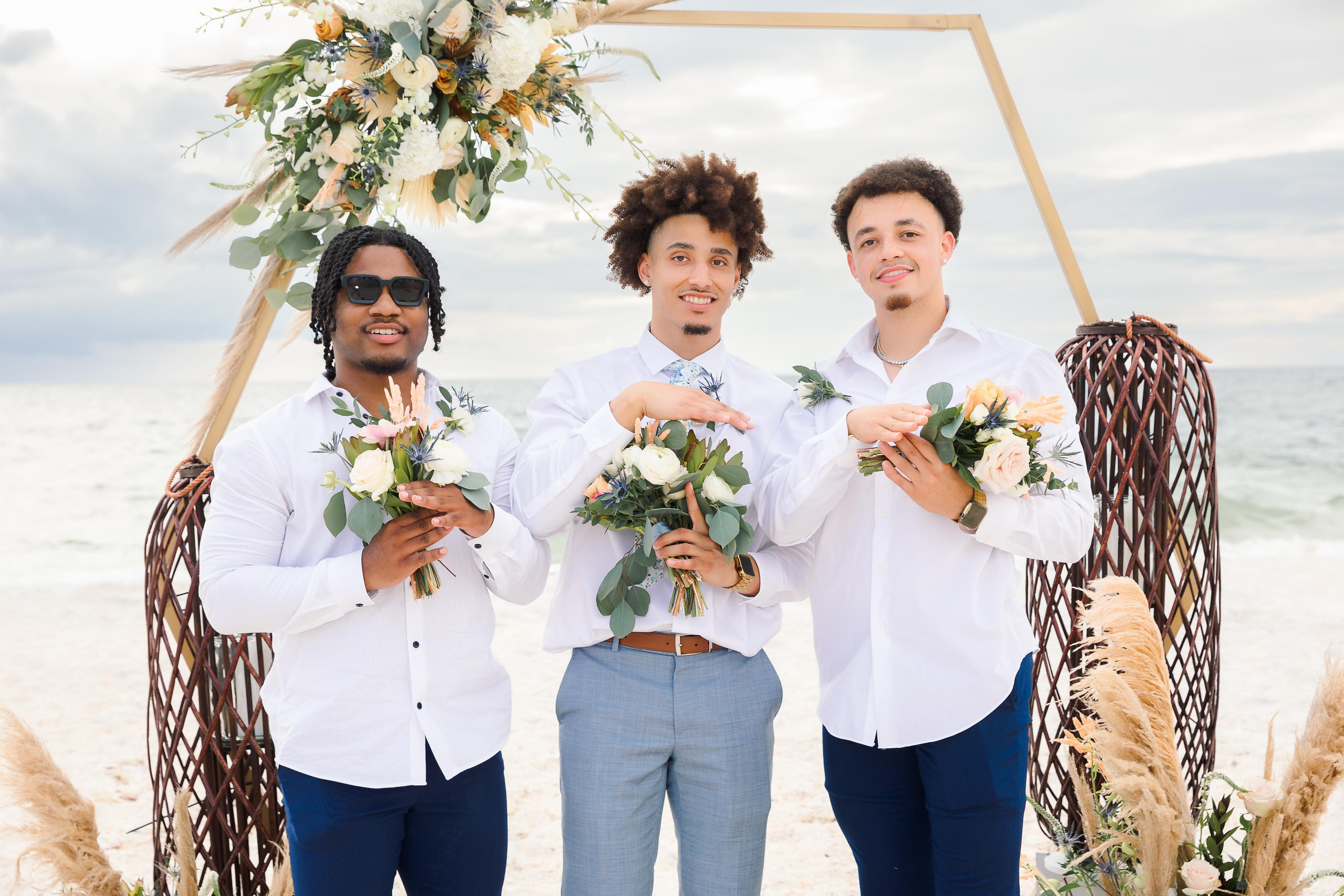 Wedding on the beach. Wedding photographer in Florida