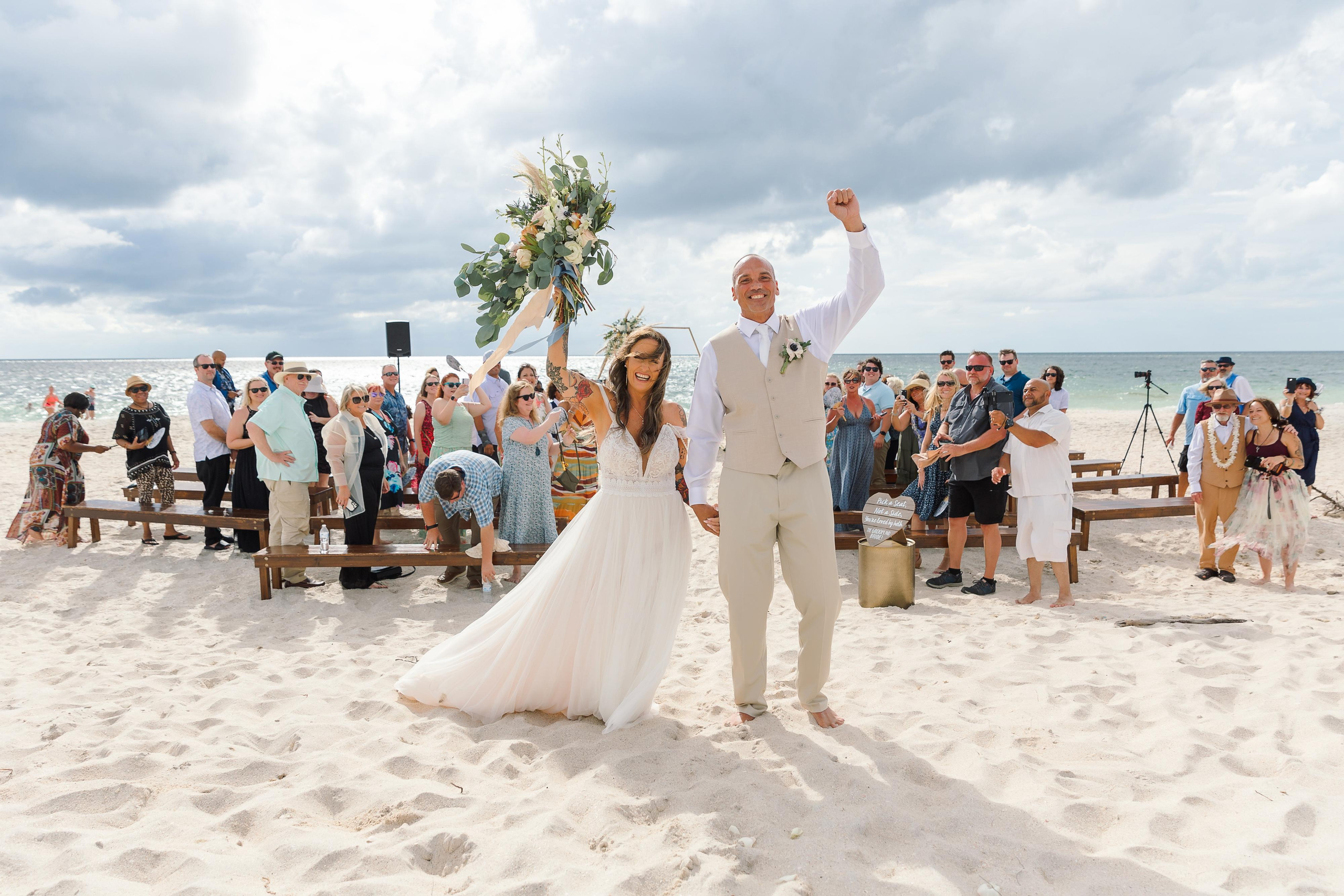 Wedding on the beach. Wedding photographer in Florida