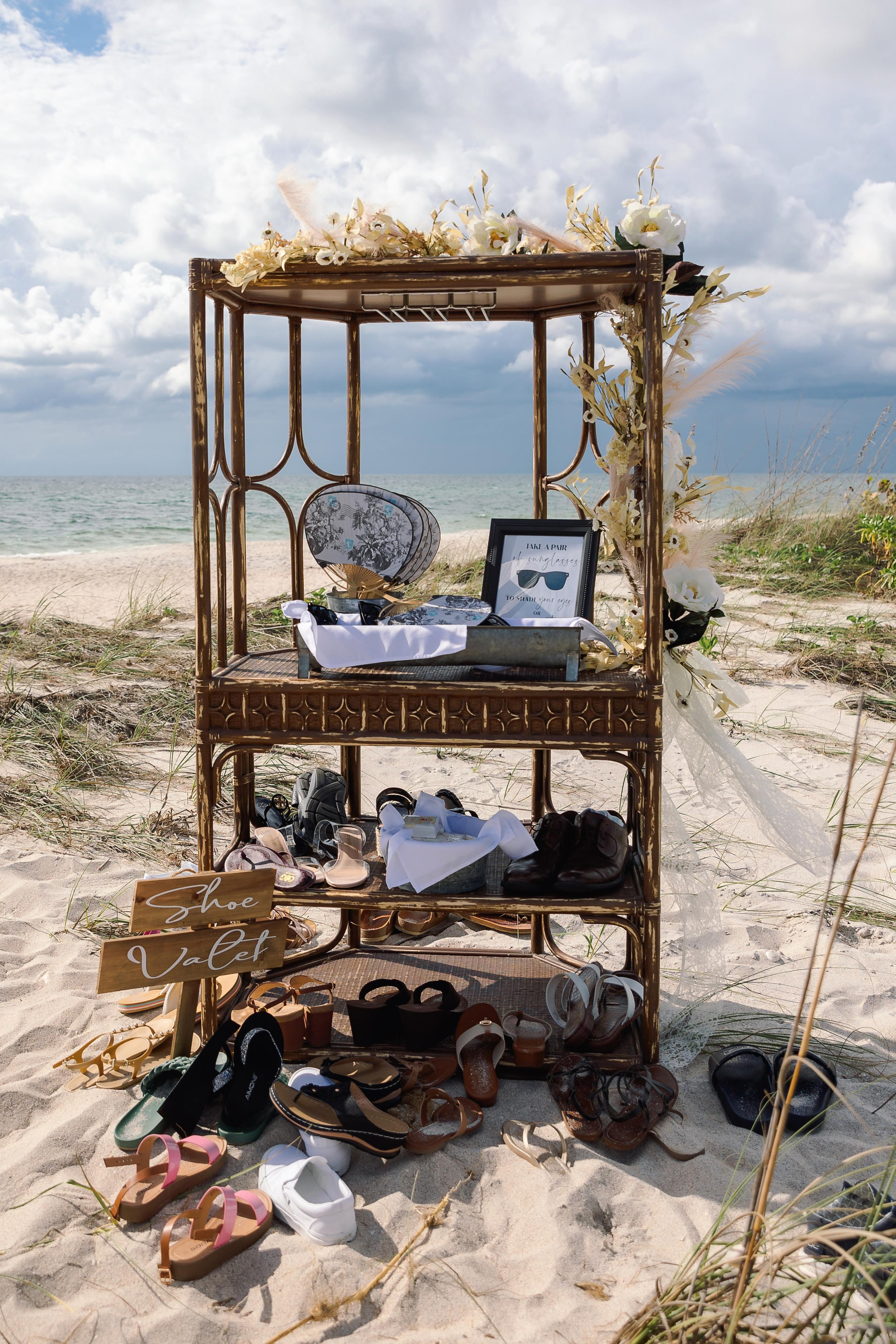 Wedding on the beach. Wedding photographer in Florida