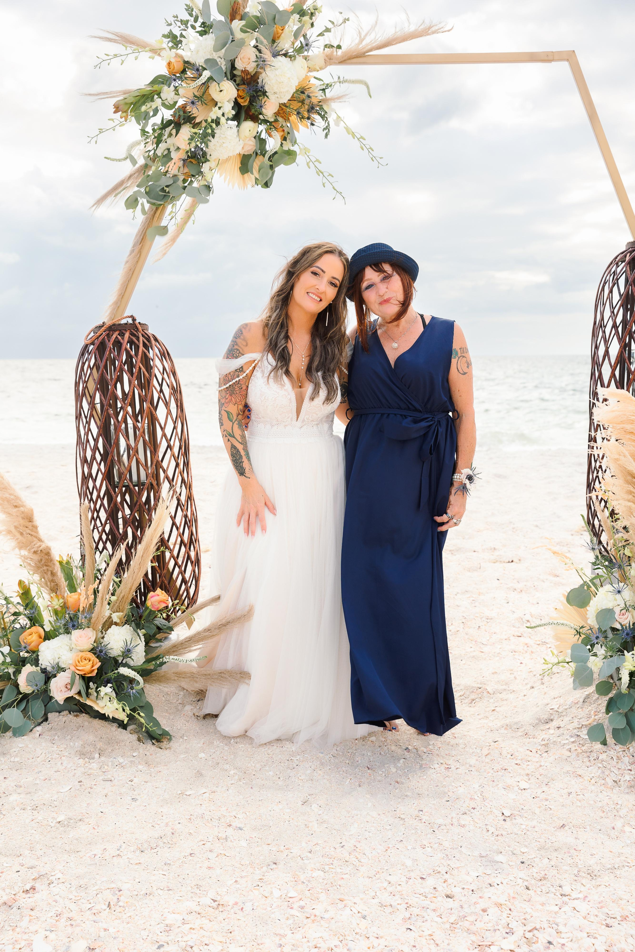 Wedding on the beach. Wedding photographer in Florida