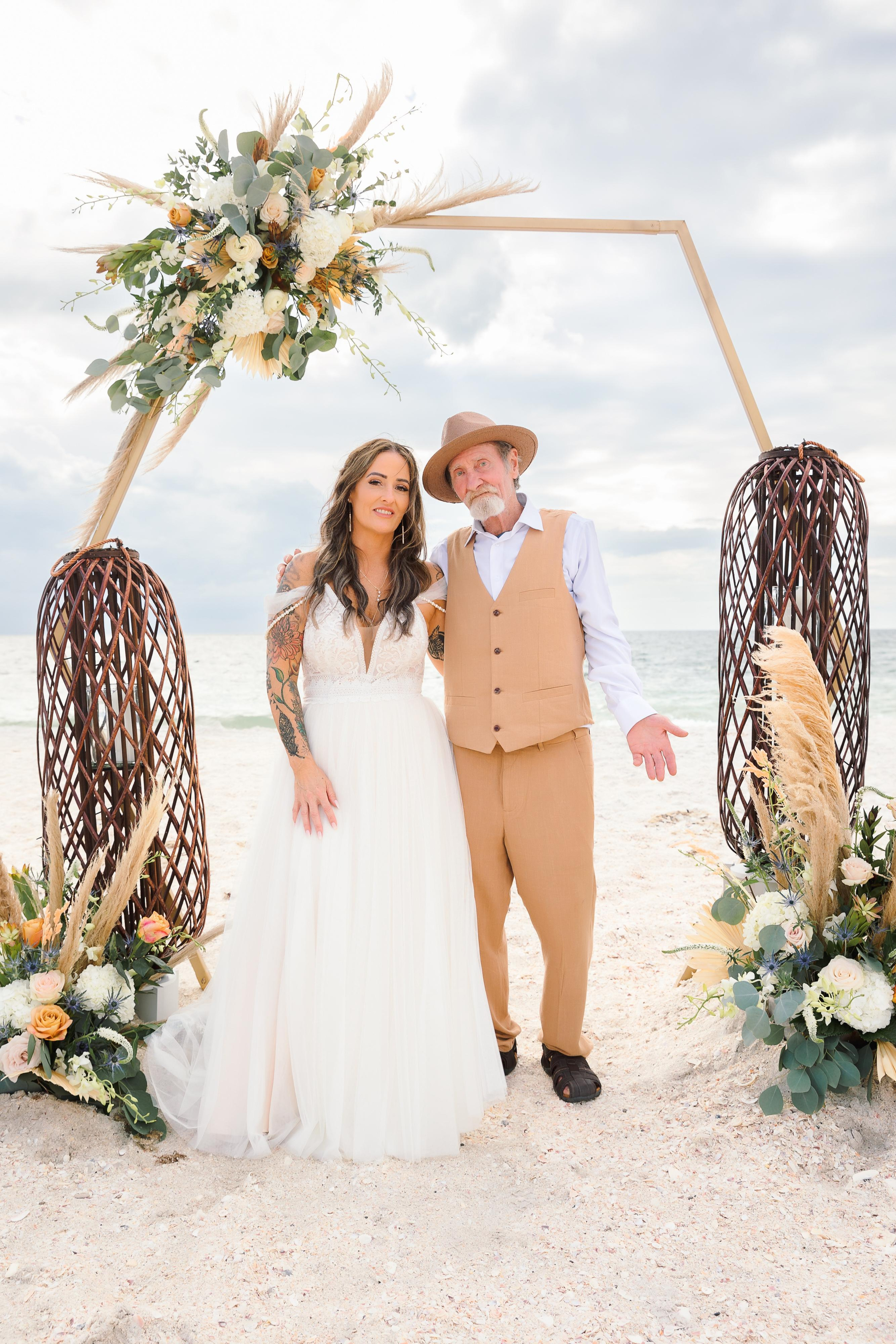 Wedding on the beach. Wedding photographer in Florida