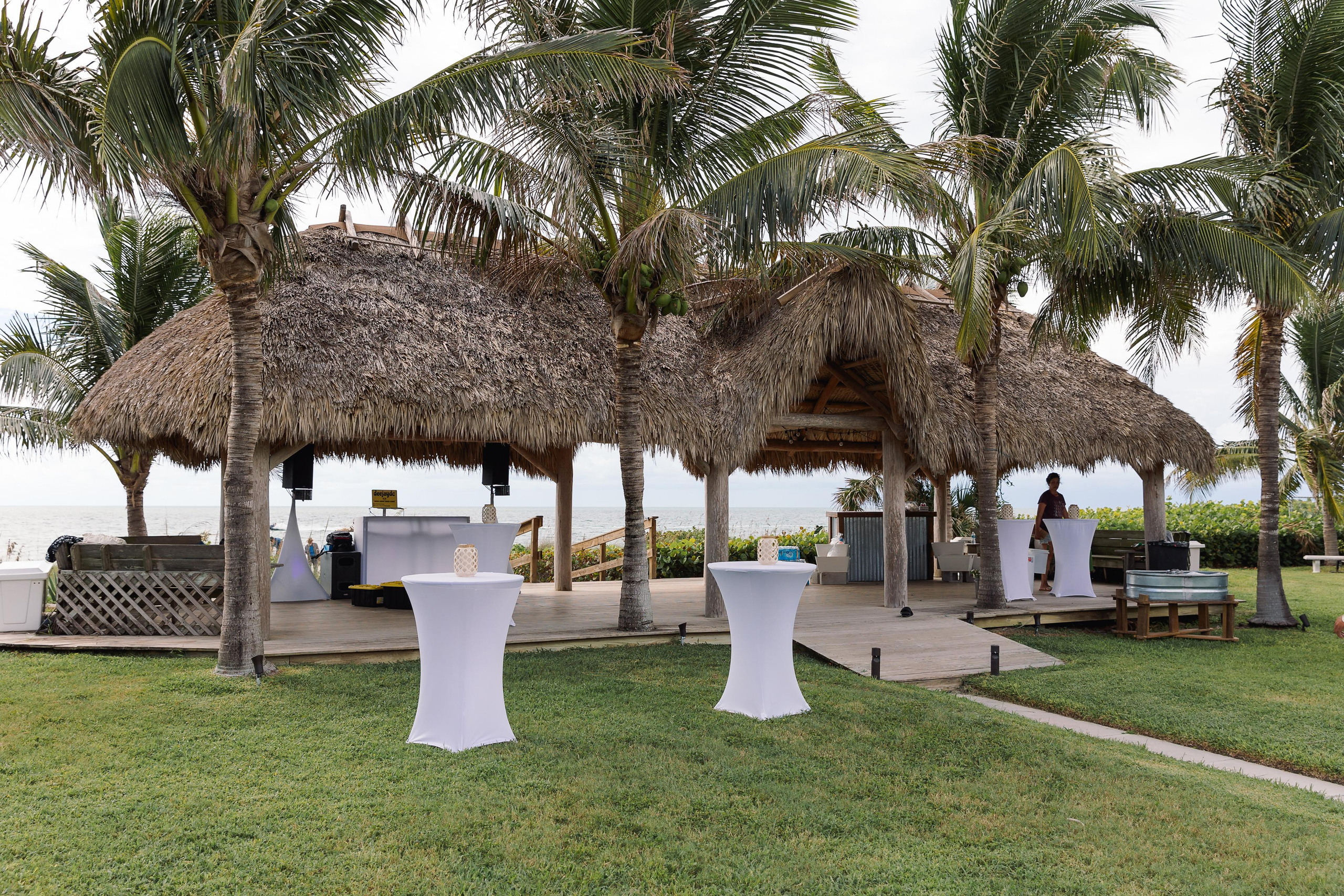 Wedding on the beach. Wedding photographer in Florida