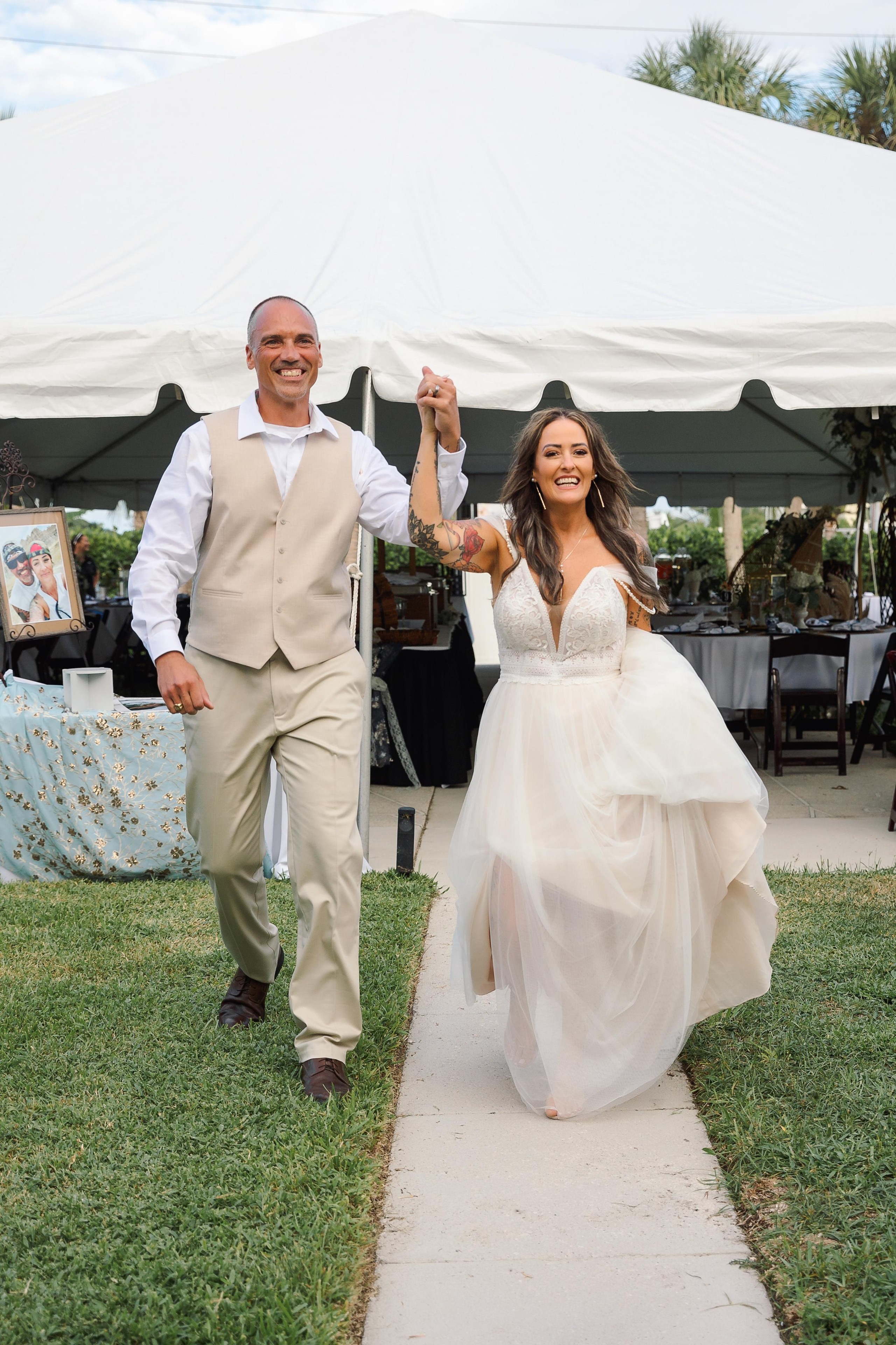 Wedding on the beach. Wedding photographer in Florida