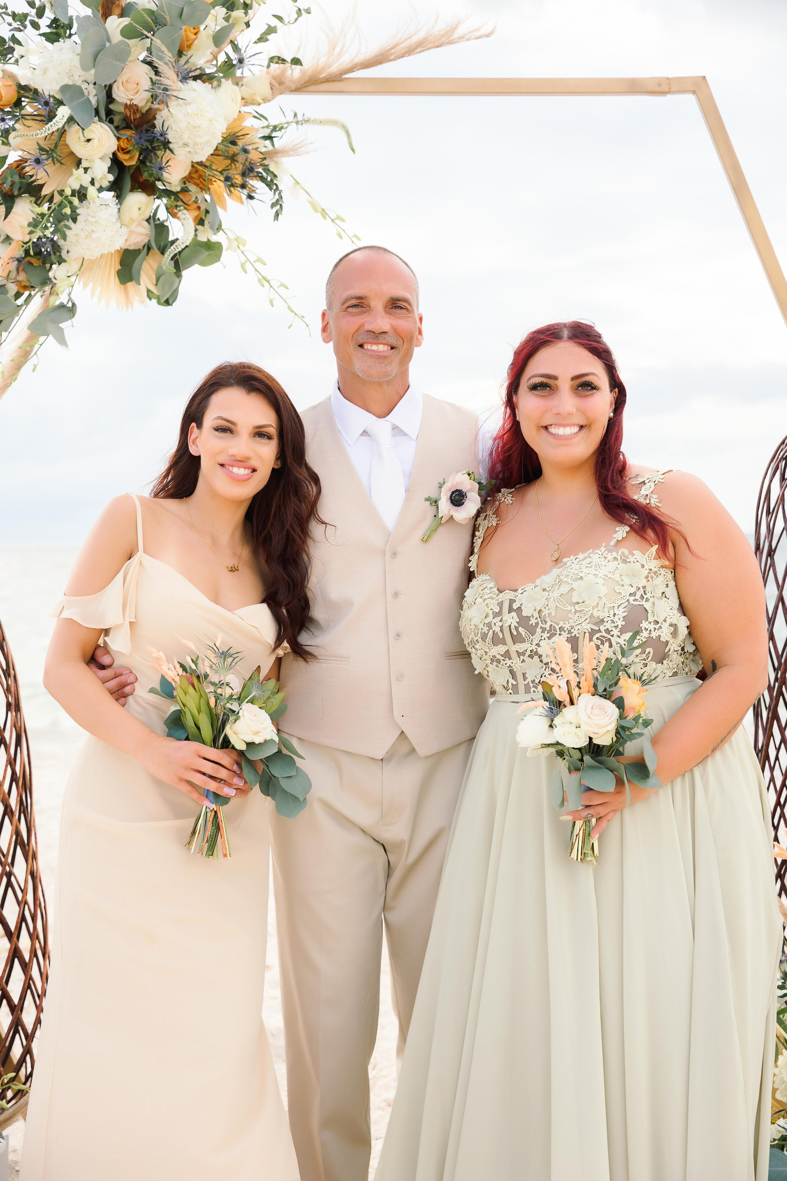 Wedding on the beach. Wedding photographer in Florida