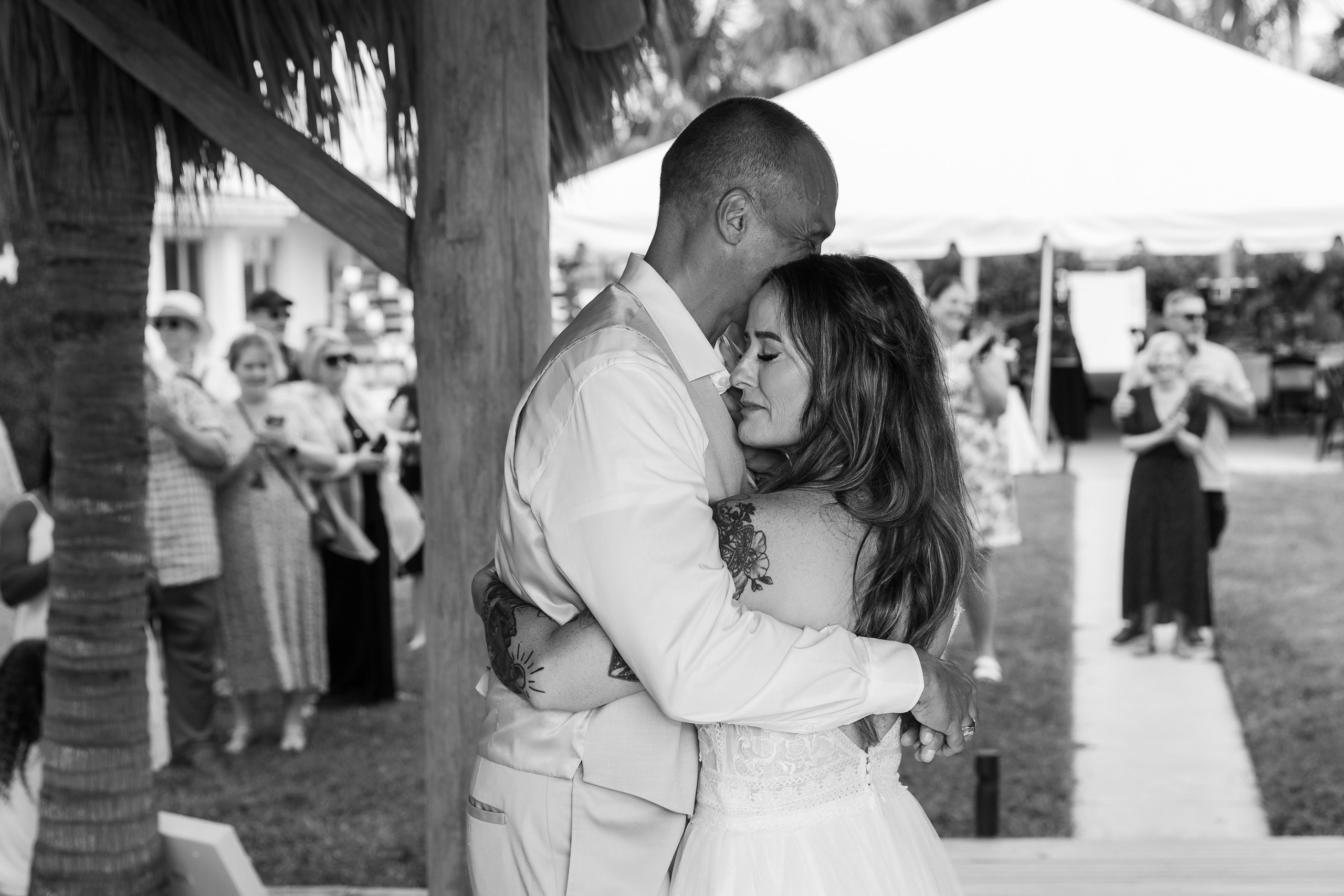 Wedding on the beach. Wedding photographer in Florida