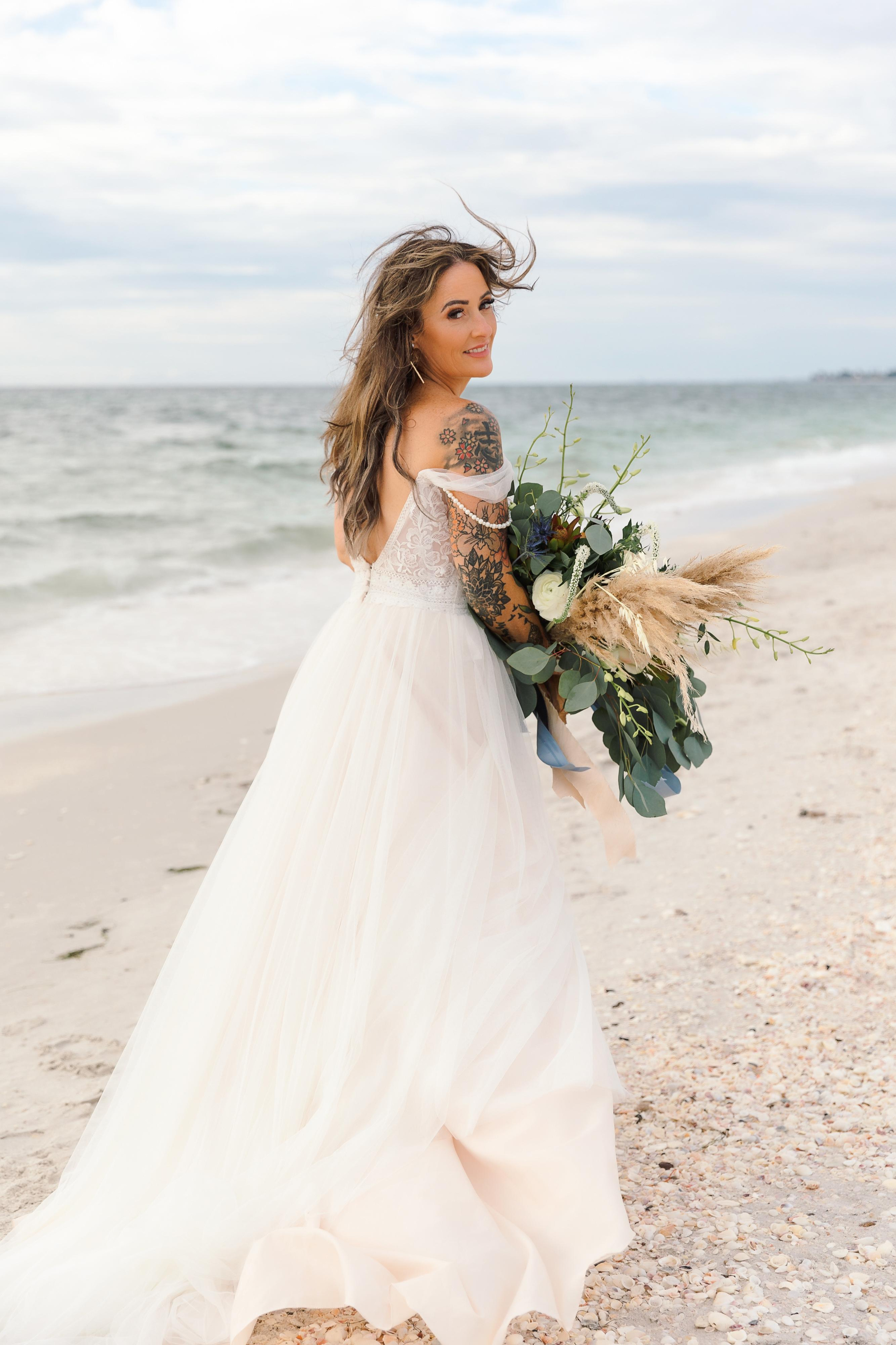 Wedding on the beach. Wedding photographer in Florida
