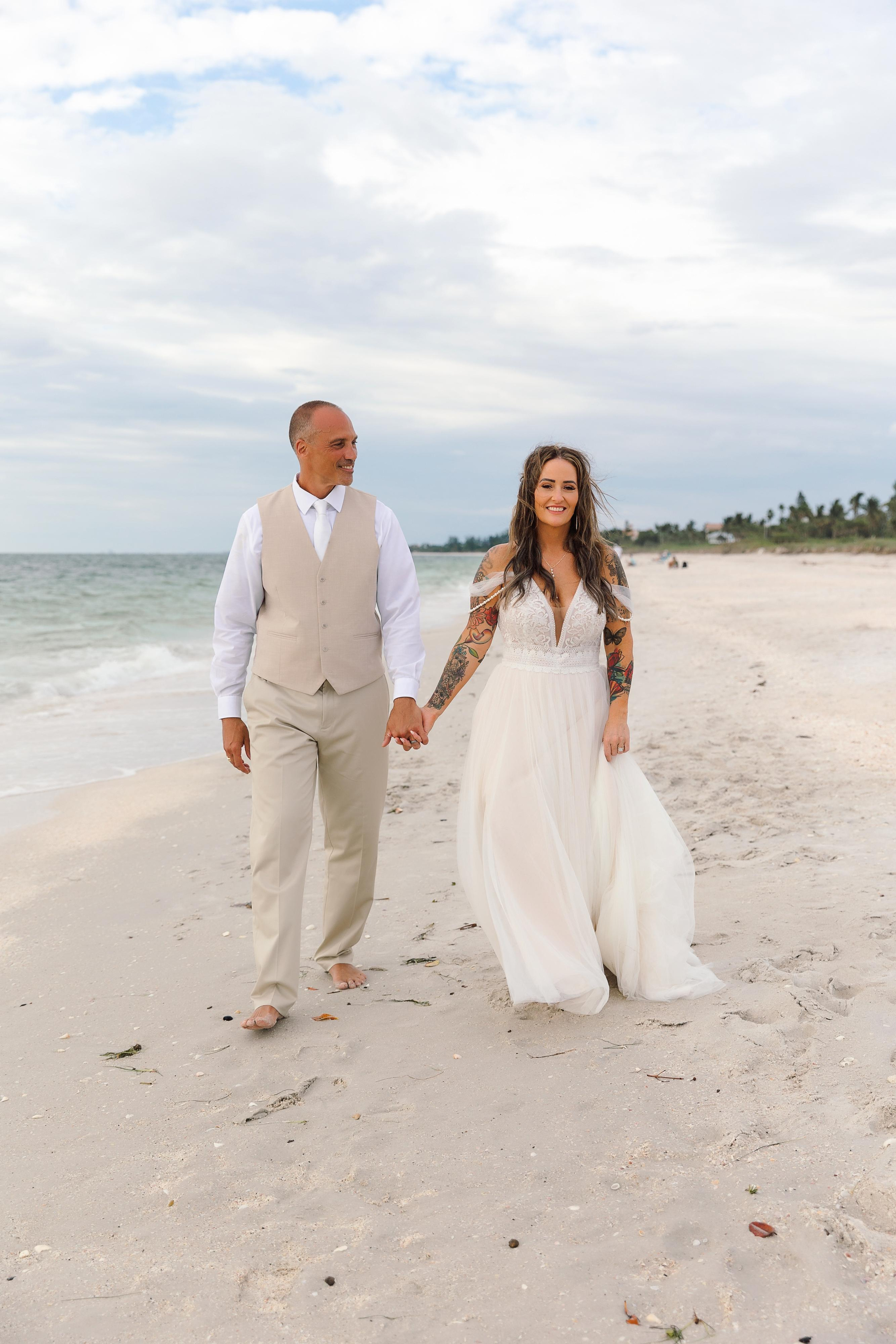 Wedding on the beach. Wedding photographer in Florida