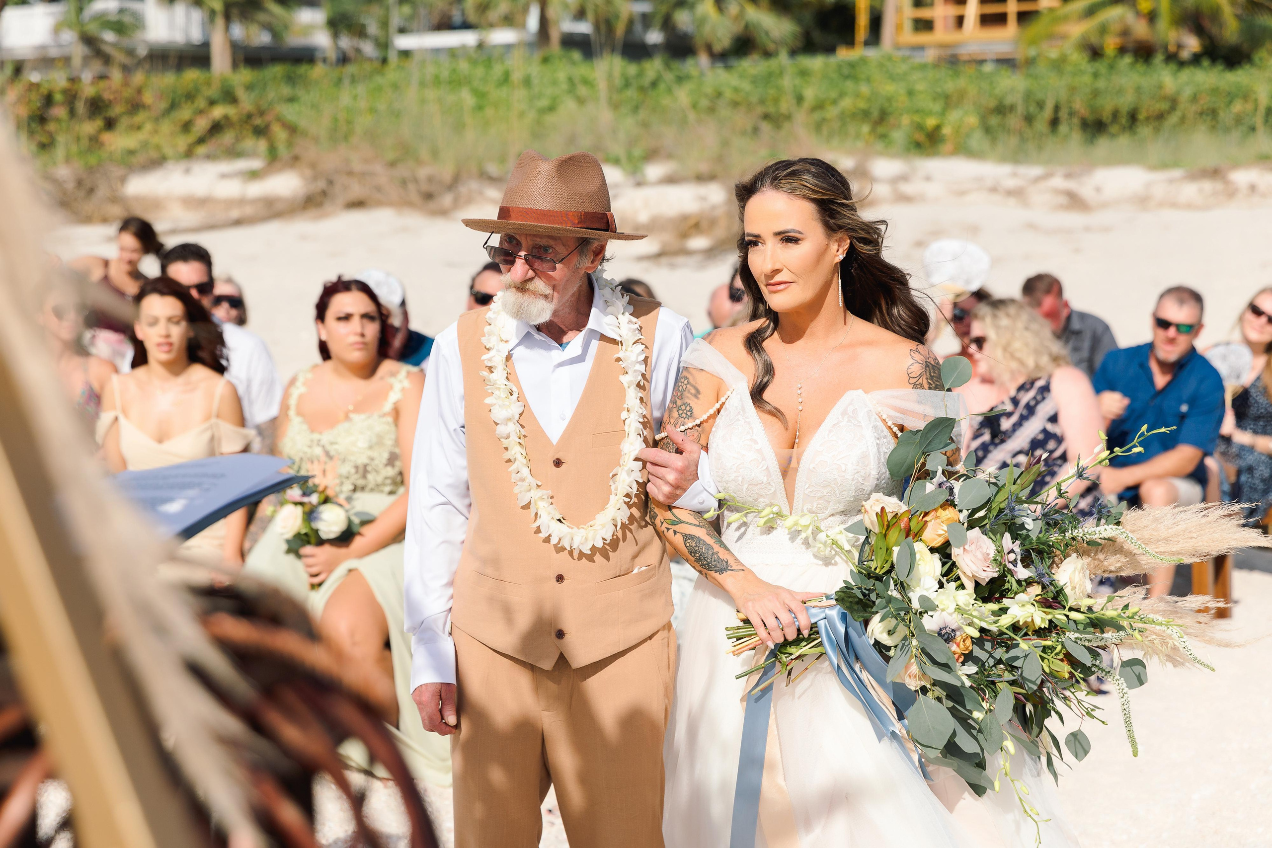 Wedding on the beach. Wedding photographer in Florida