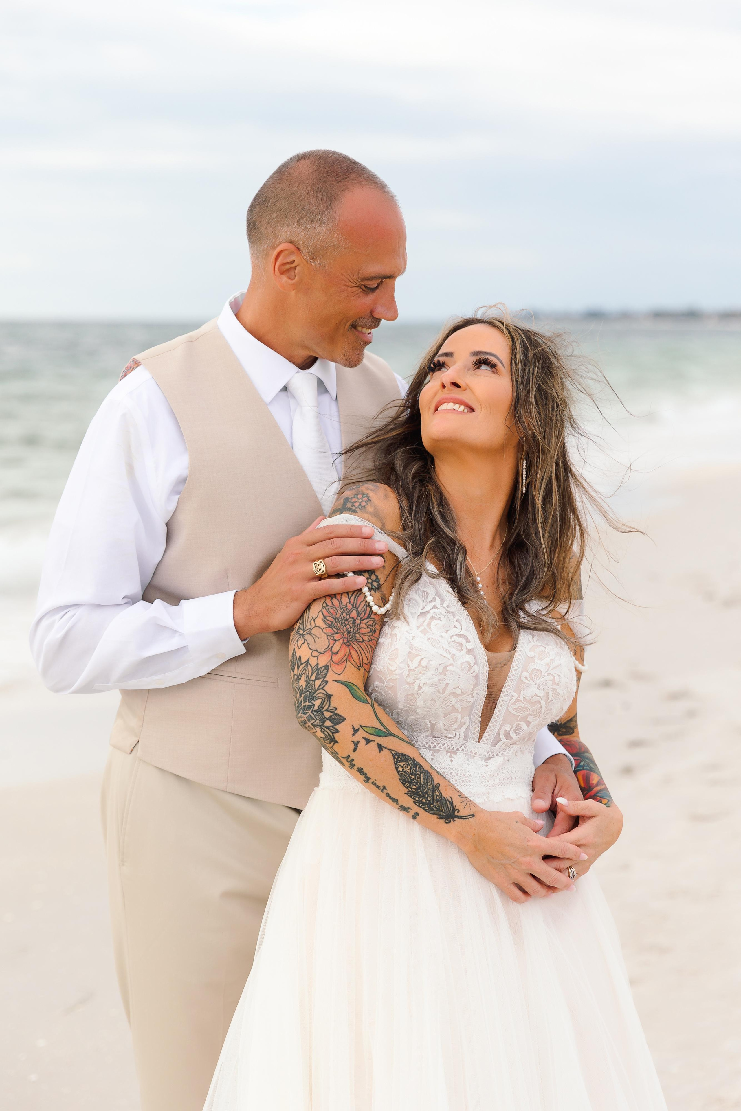 Wedding on the beach. Wedding photographer in Florida