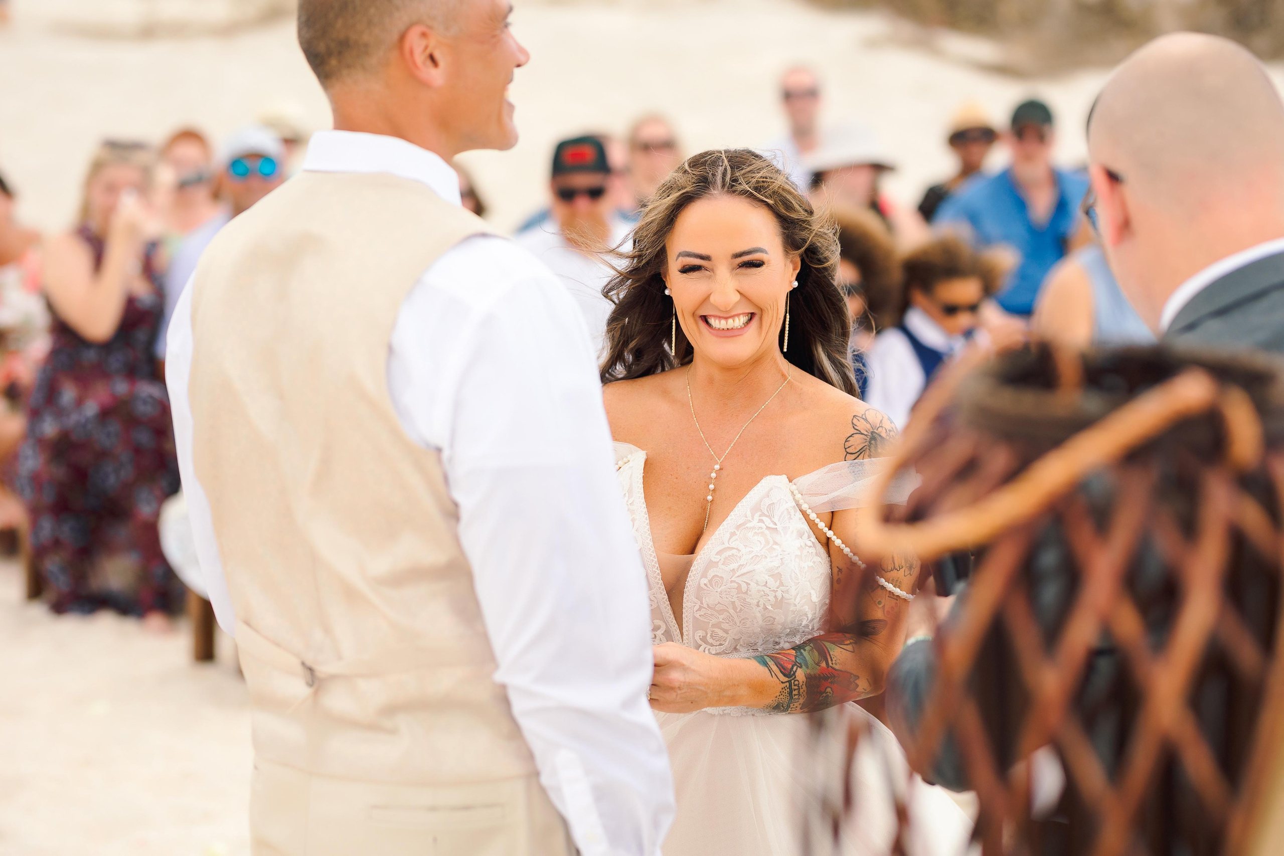 Wedding on the beach. Wedding photographer in Florida
