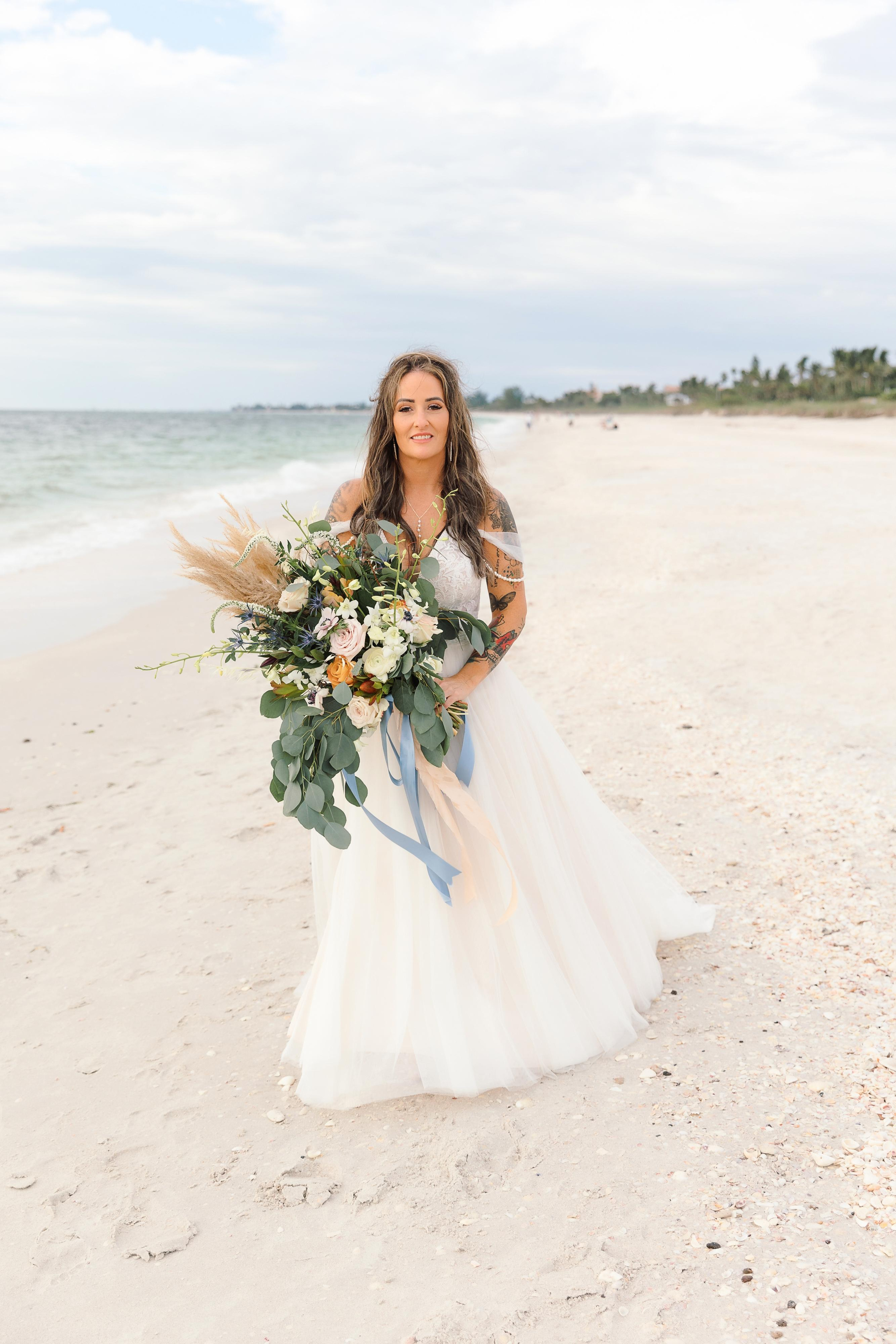 Wedding on the beach. Wedding photographer in Florida