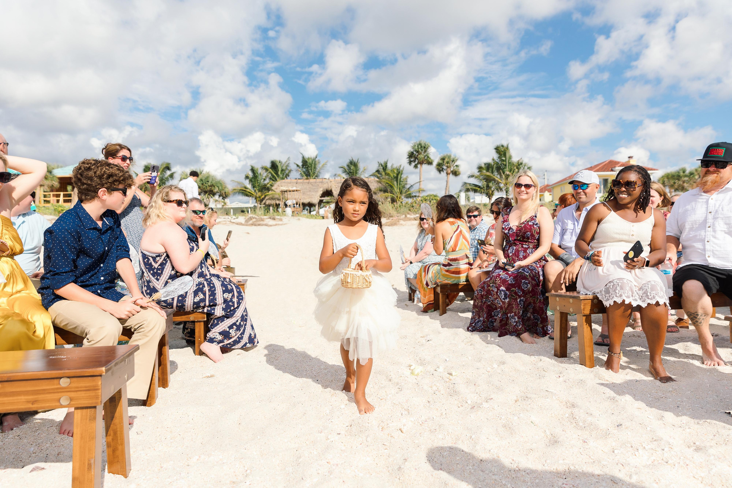Wedding on the beach. Wedding photographer in Florida
