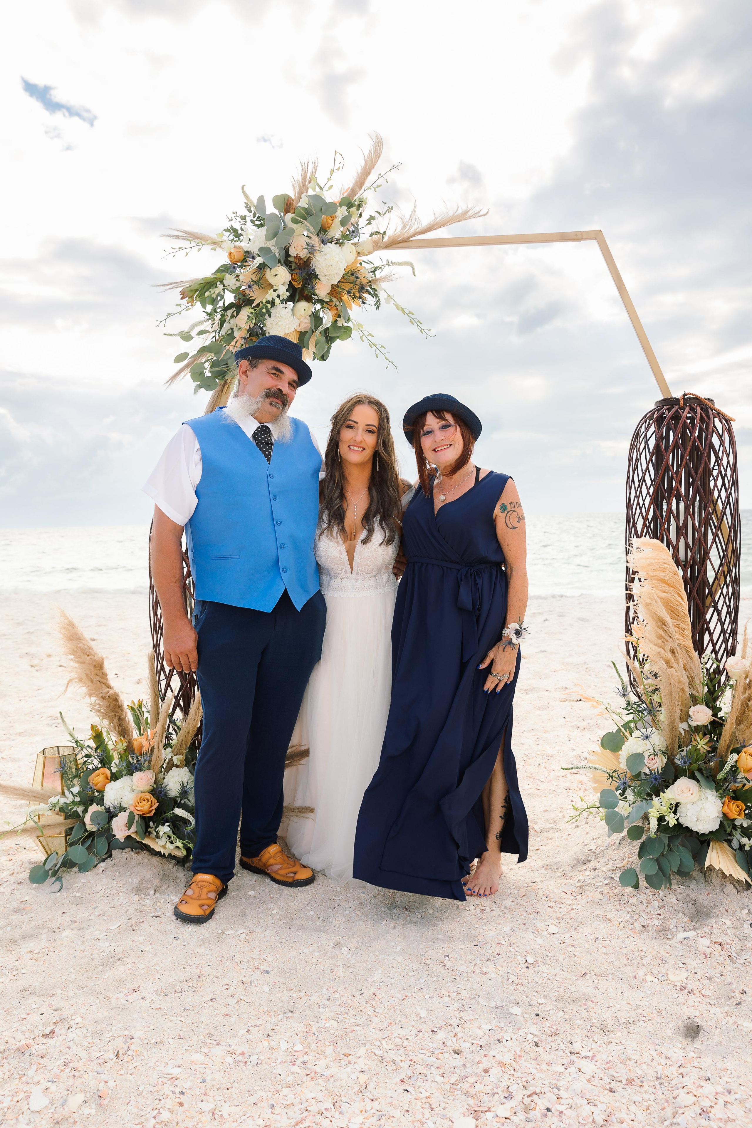 Wedding on the beach. Wedding photographer in Florida