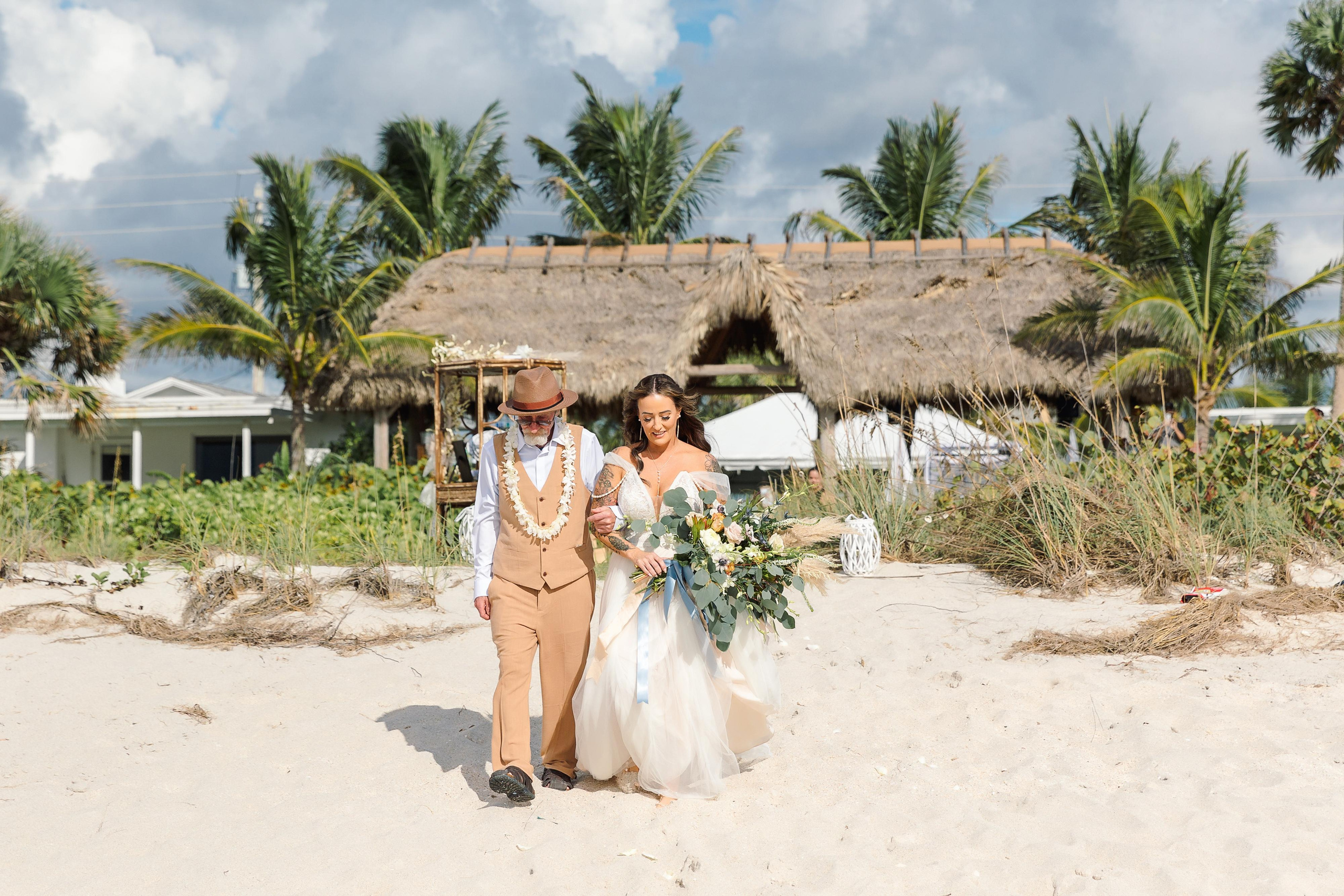 Wedding on the beach. Wedding photographer in Florida