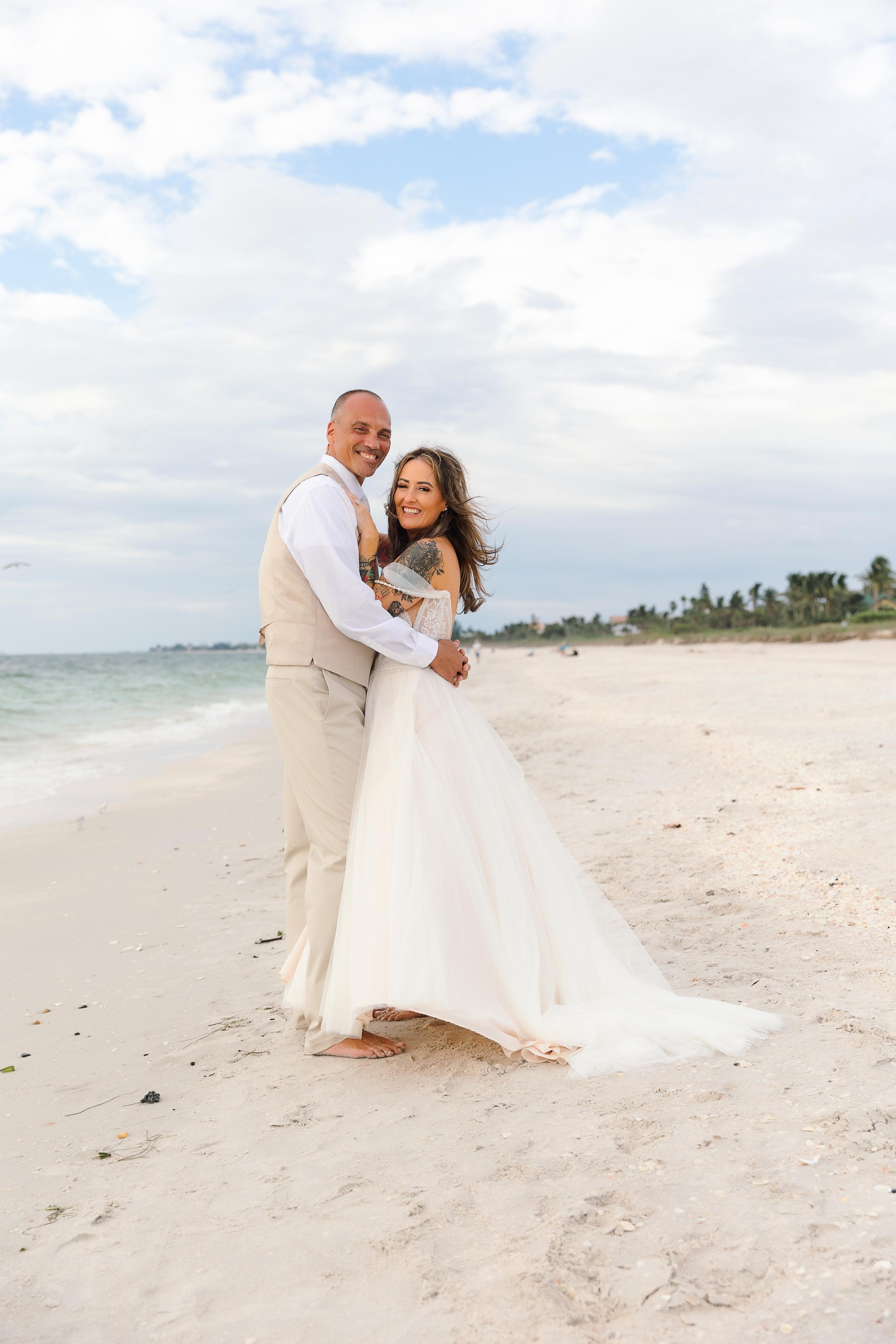 Wedding on the beach. Wedding photographer in Florida